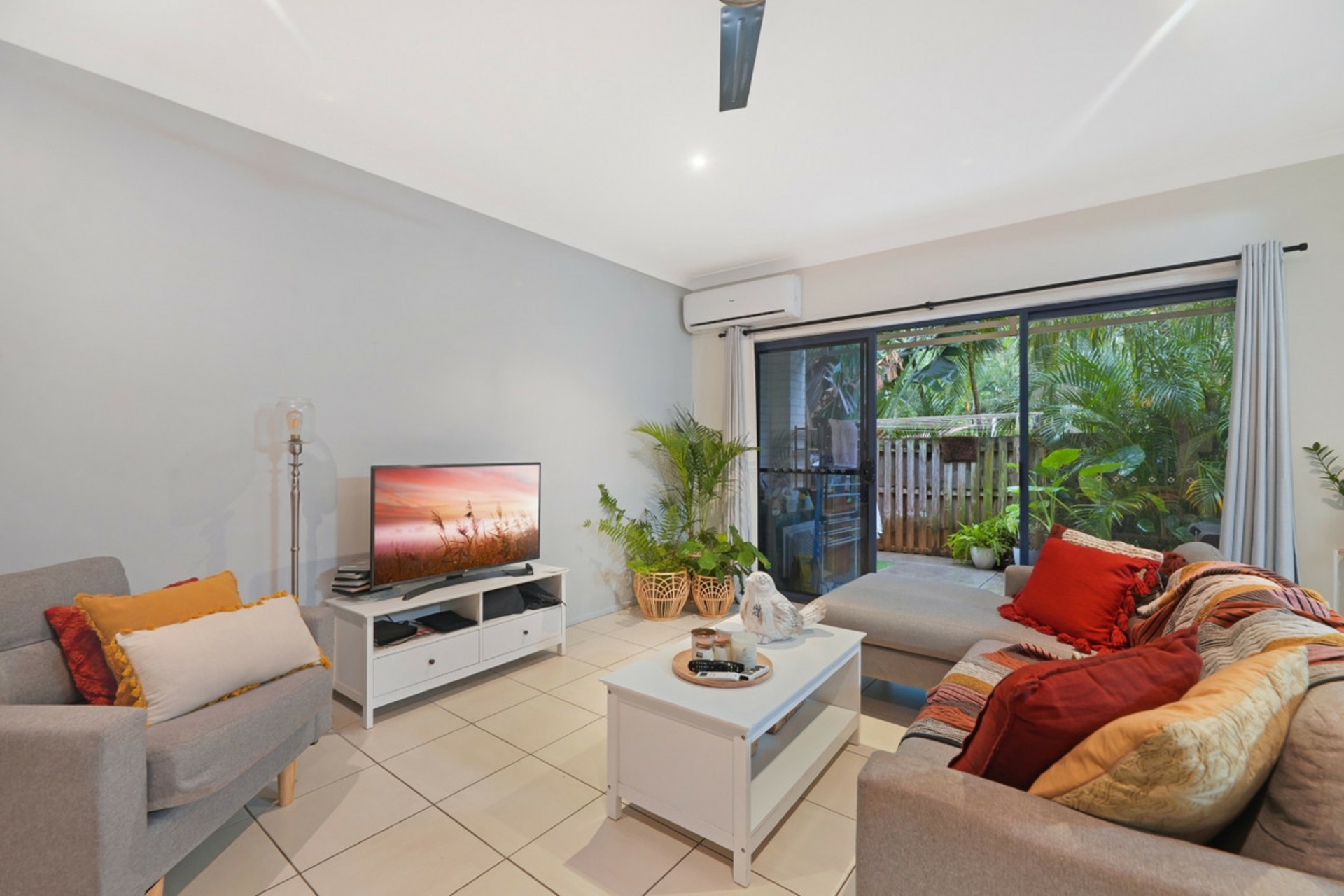 2/170 Whiting Street, LABRADOR