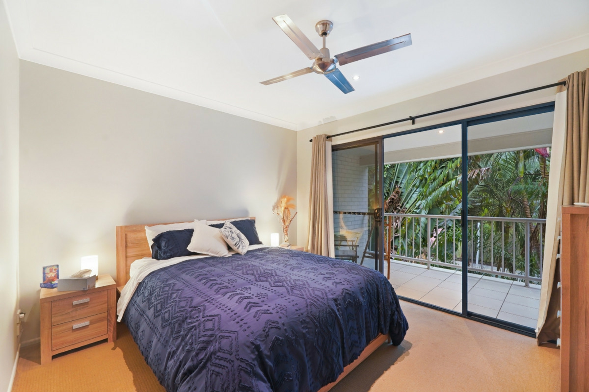 2/170 Whiting Street, LABRADOR