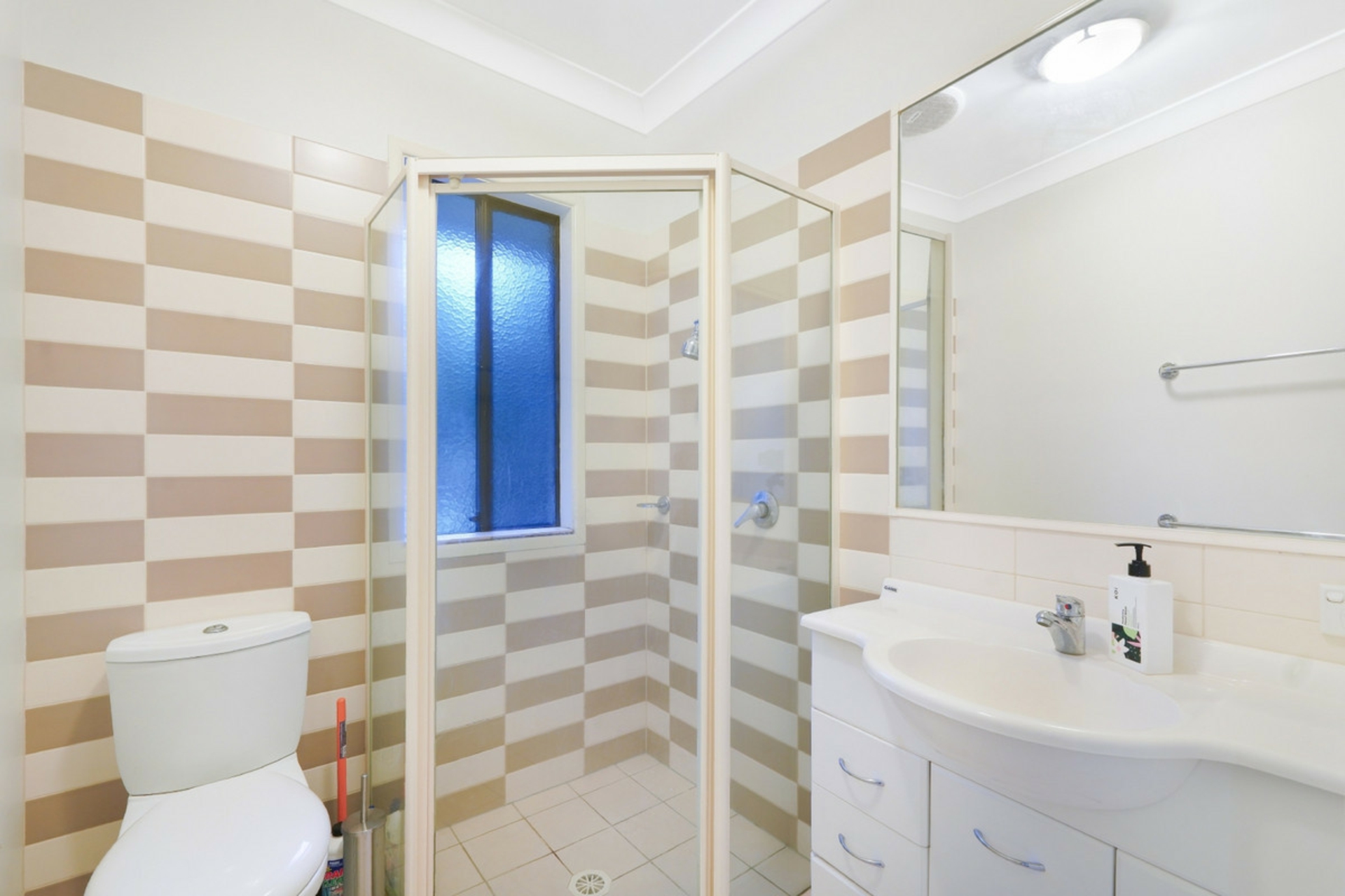 2/170 Whiting Street, LABRADOR