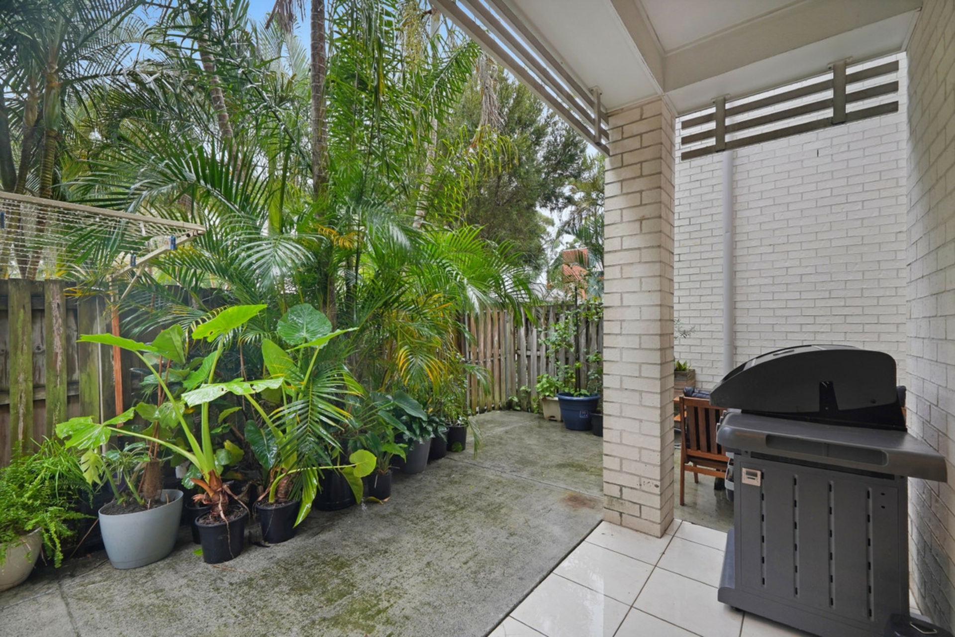 2/170 Whiting Street, LABRADOR