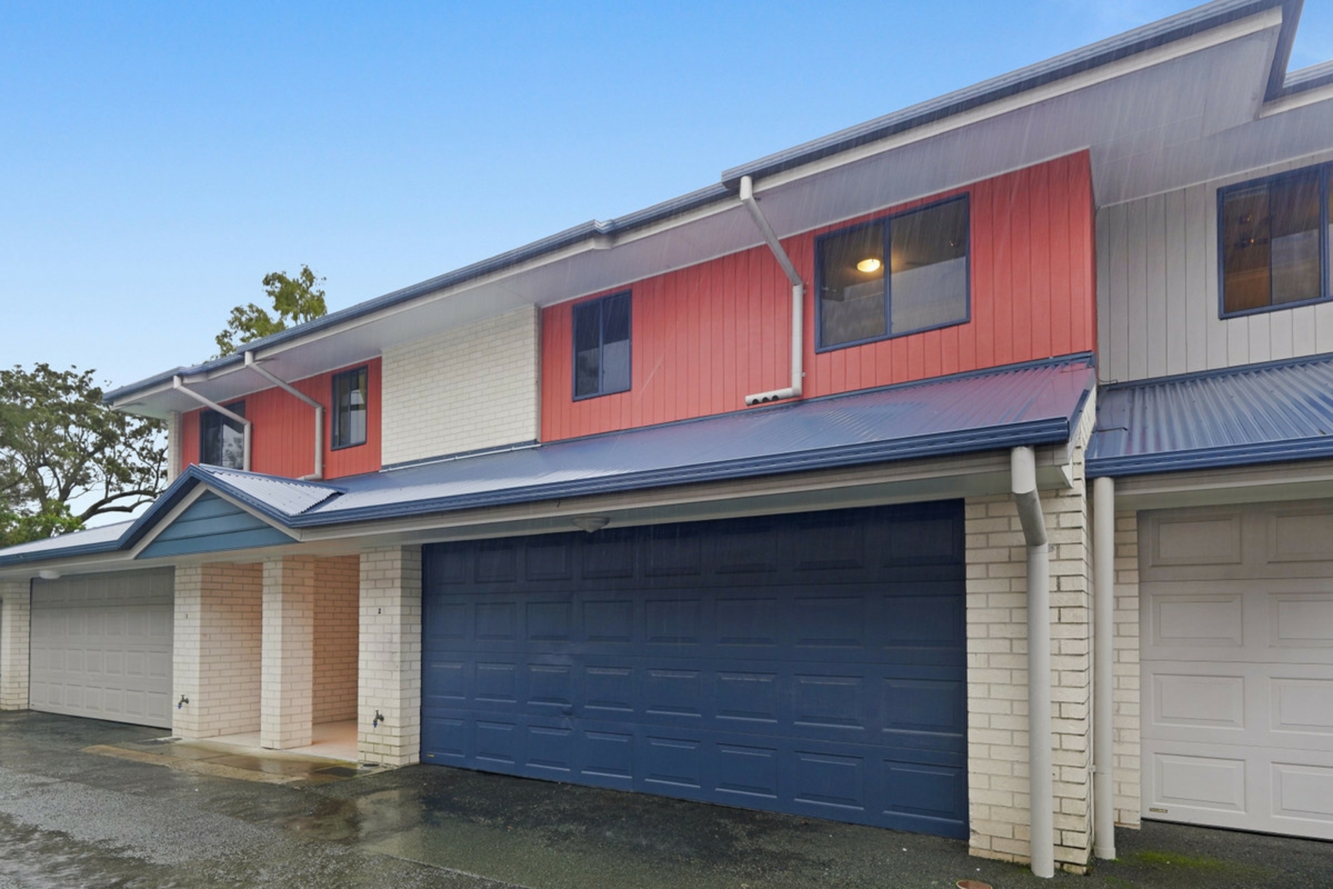 2/170 Whiting Street, LABRADOR