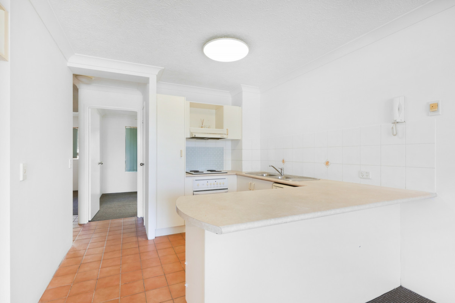 42/45 Pohlman Street, SOUTHPORT