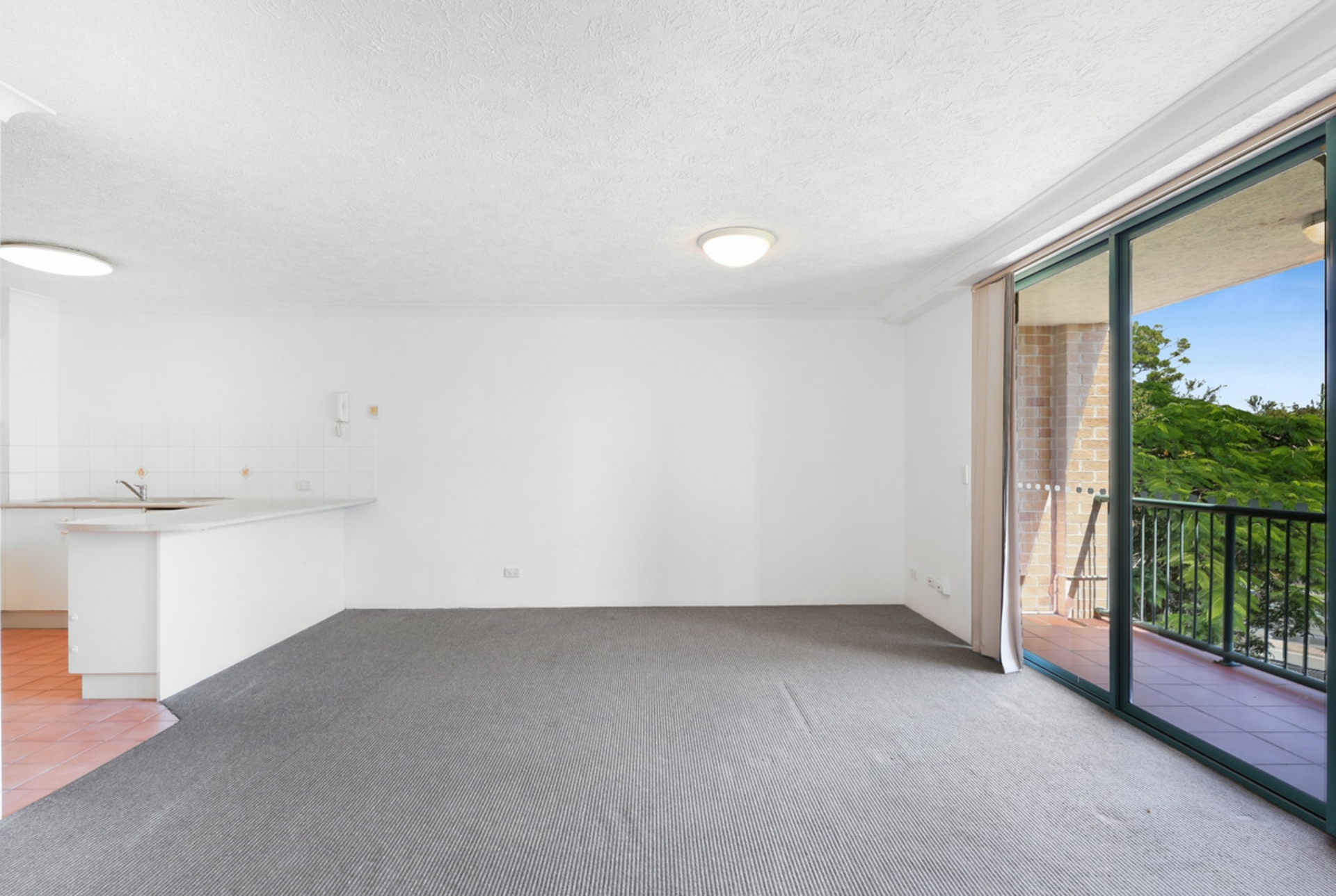 42/45 Pohlman Street, SOUTHPORT