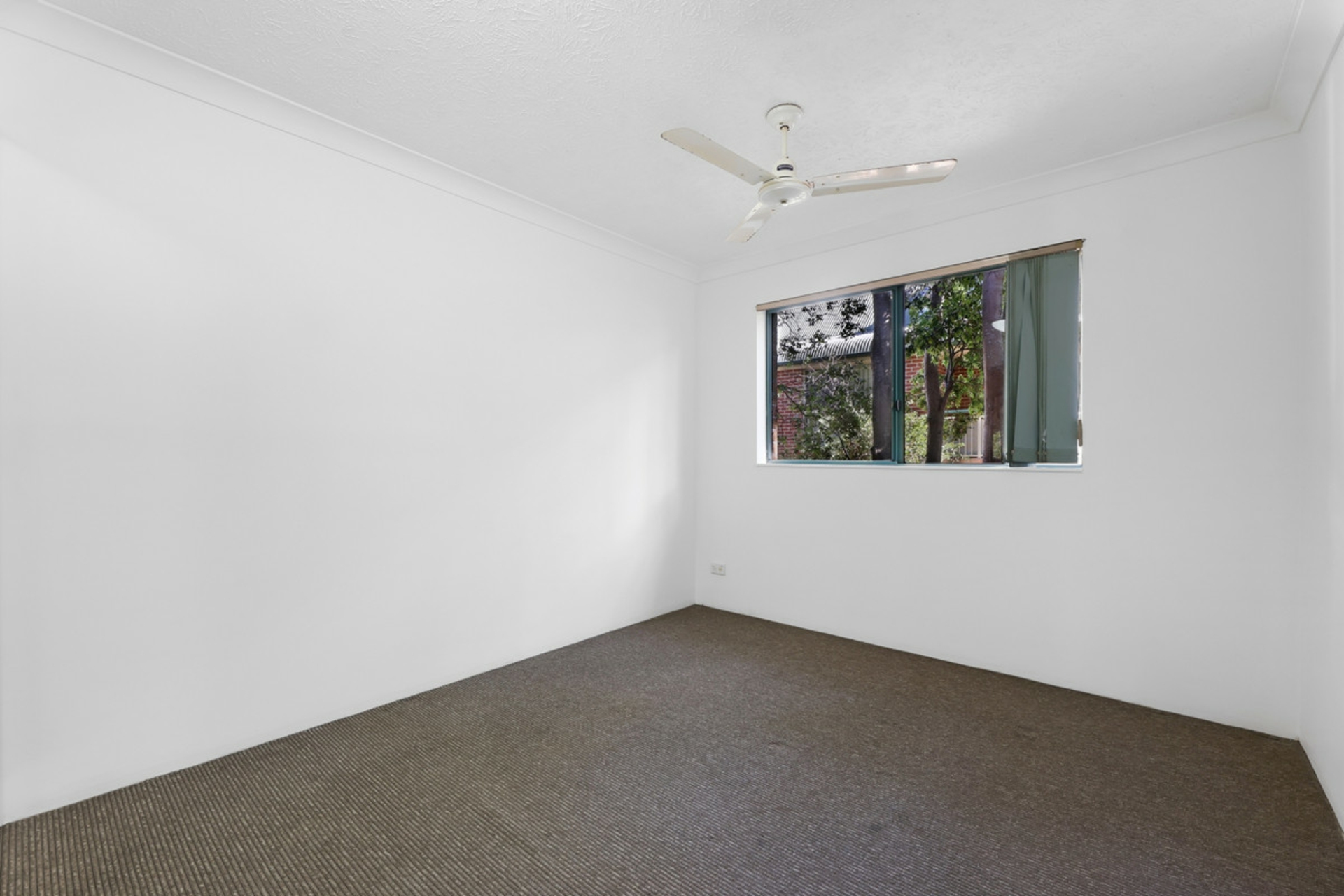 42/45 Pohlman Street, SOUTHPORT