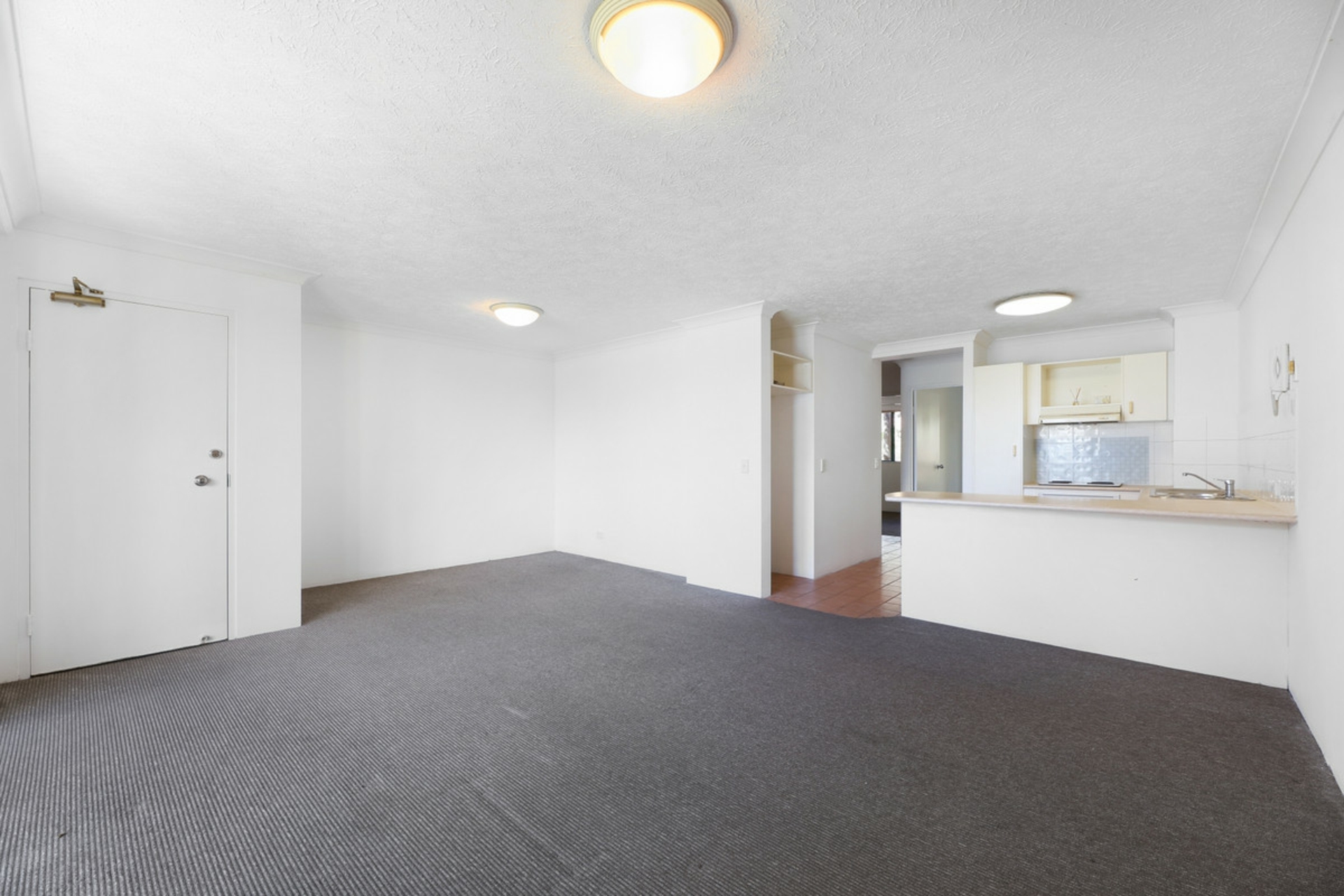 42/45 Pohlman Street, SOUTHPORT