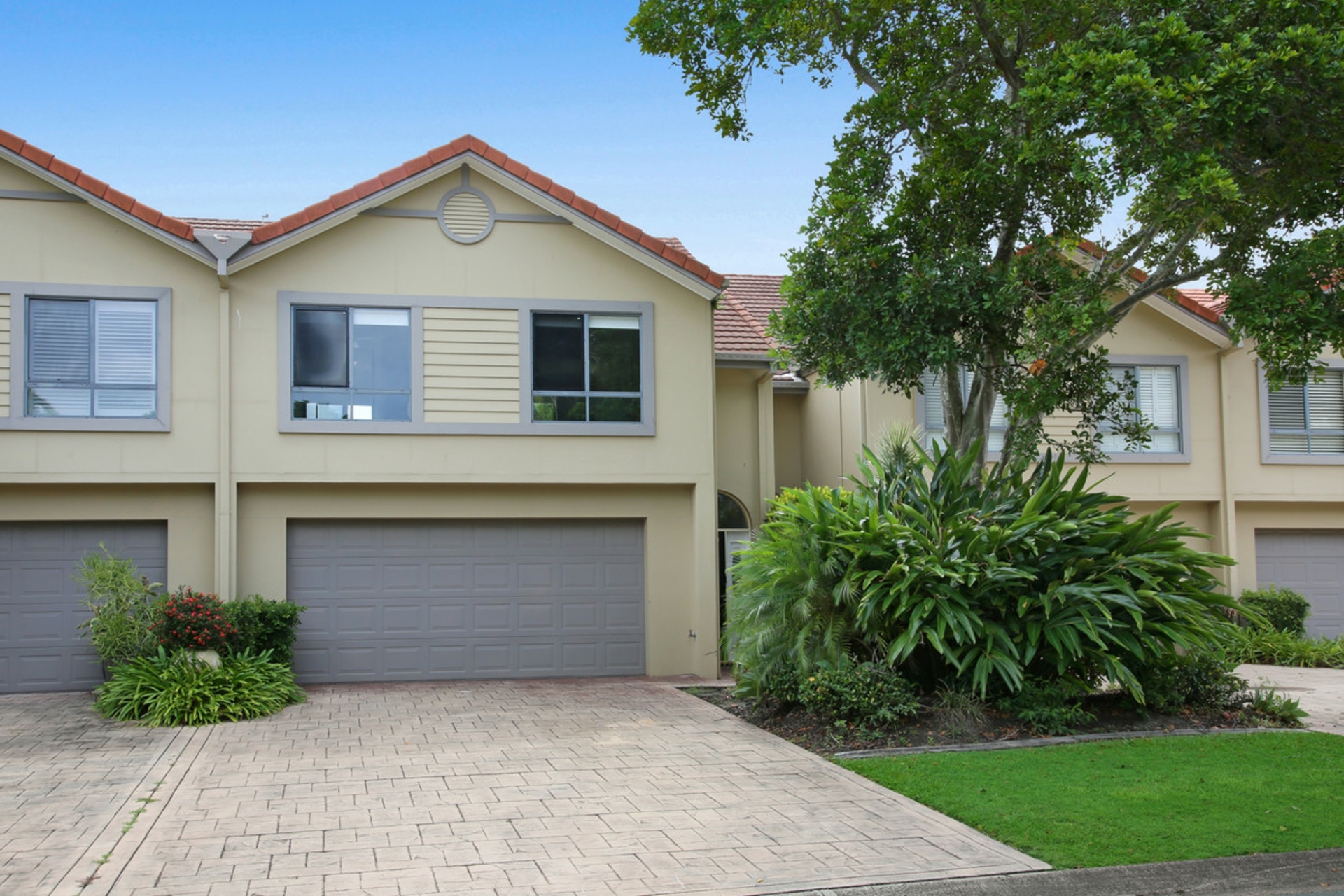 125/125 Santa Cruz Boulevard, CLEAR ISLAND WATERS