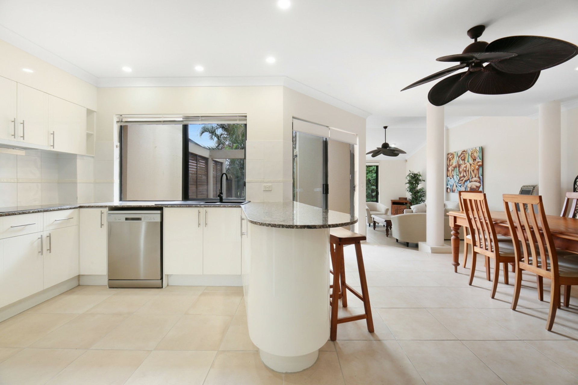 125/125 Santa Cruz Boulevard, CLEAR ISLAND WATERS