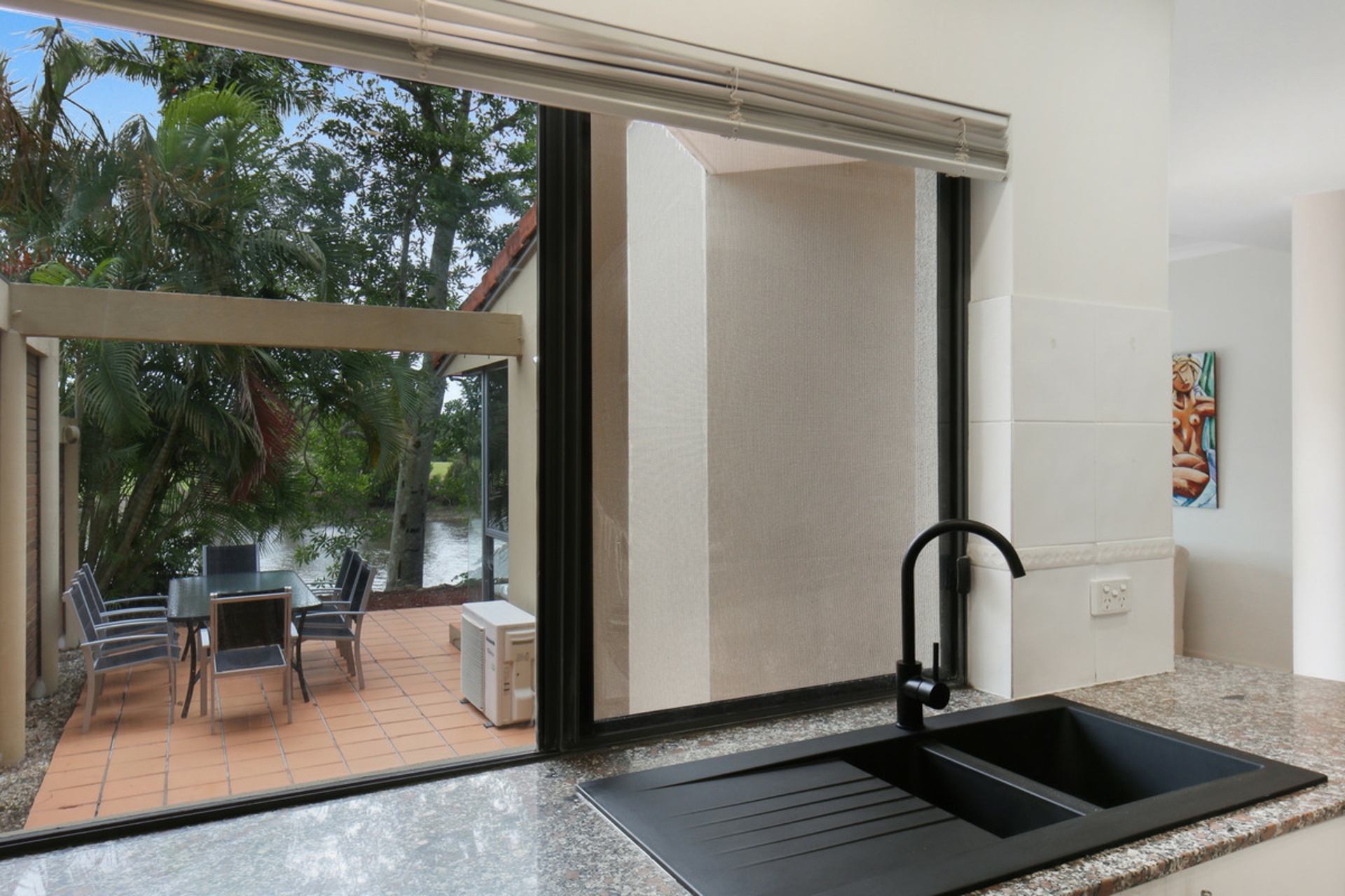 125/125 Santa Cruz Boulevard, CLEAR ISLAND WATERS