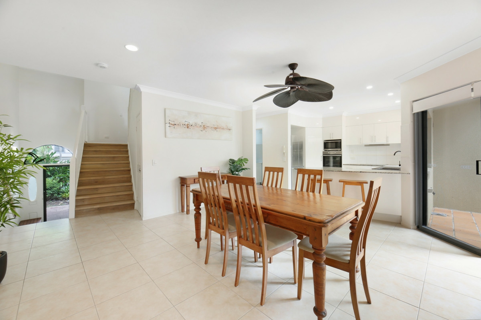 125/125 Santa Cruz Boulevard, CLEAR ISLAND WATERS