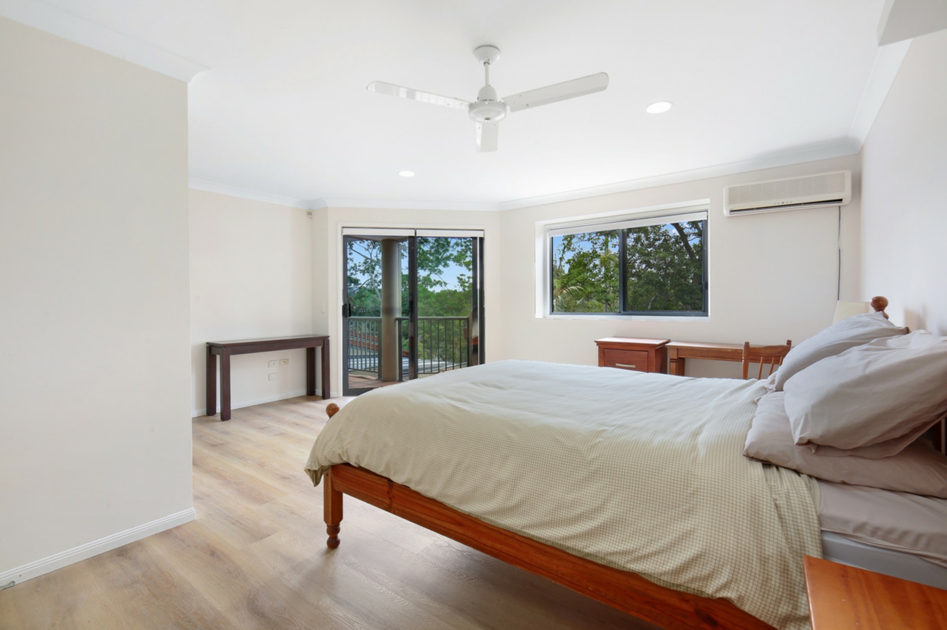 125/125 Santa Cruz Boulevard, CLEAR ISLAND WATERS