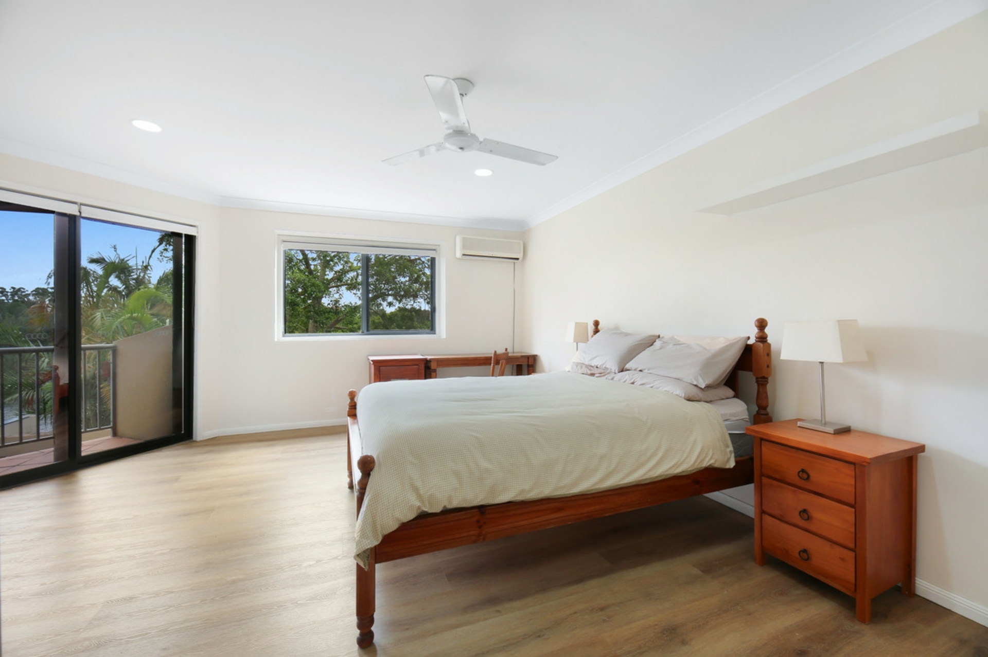 125/125 Santa Cruz Boulevard, CLEAR ISLAND WATERS