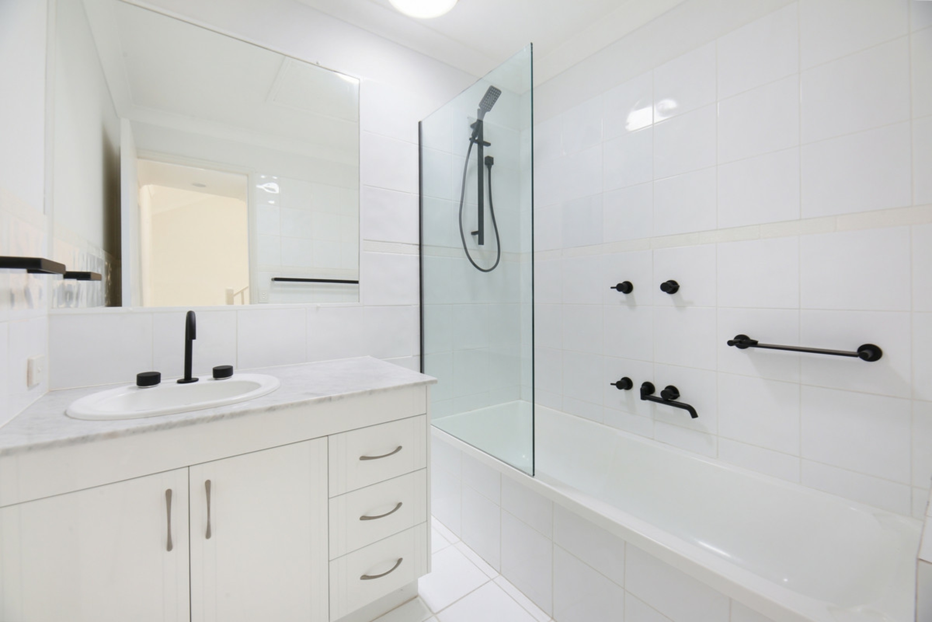 125/125 Santa Cruz Boulevard, CLEAR ISLAND WATERS