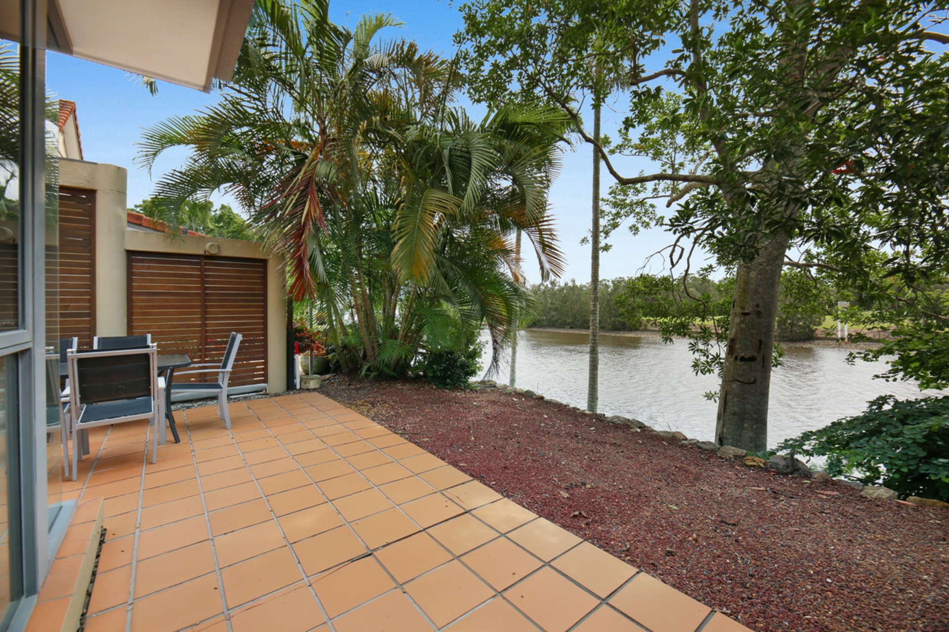 125/125 Santa Cruz Boulevard, CLEAR ISLAND WATERS