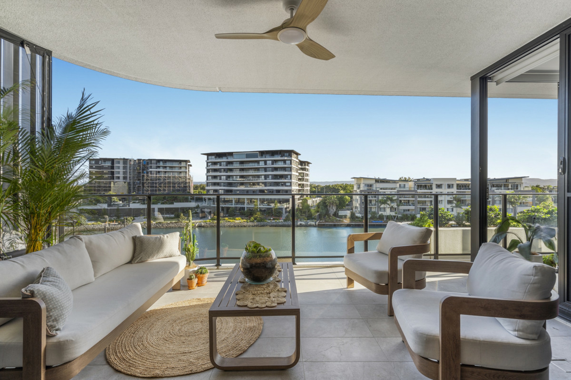 1407/10 Sickle Avenue — photo from LJ Hooker Southport