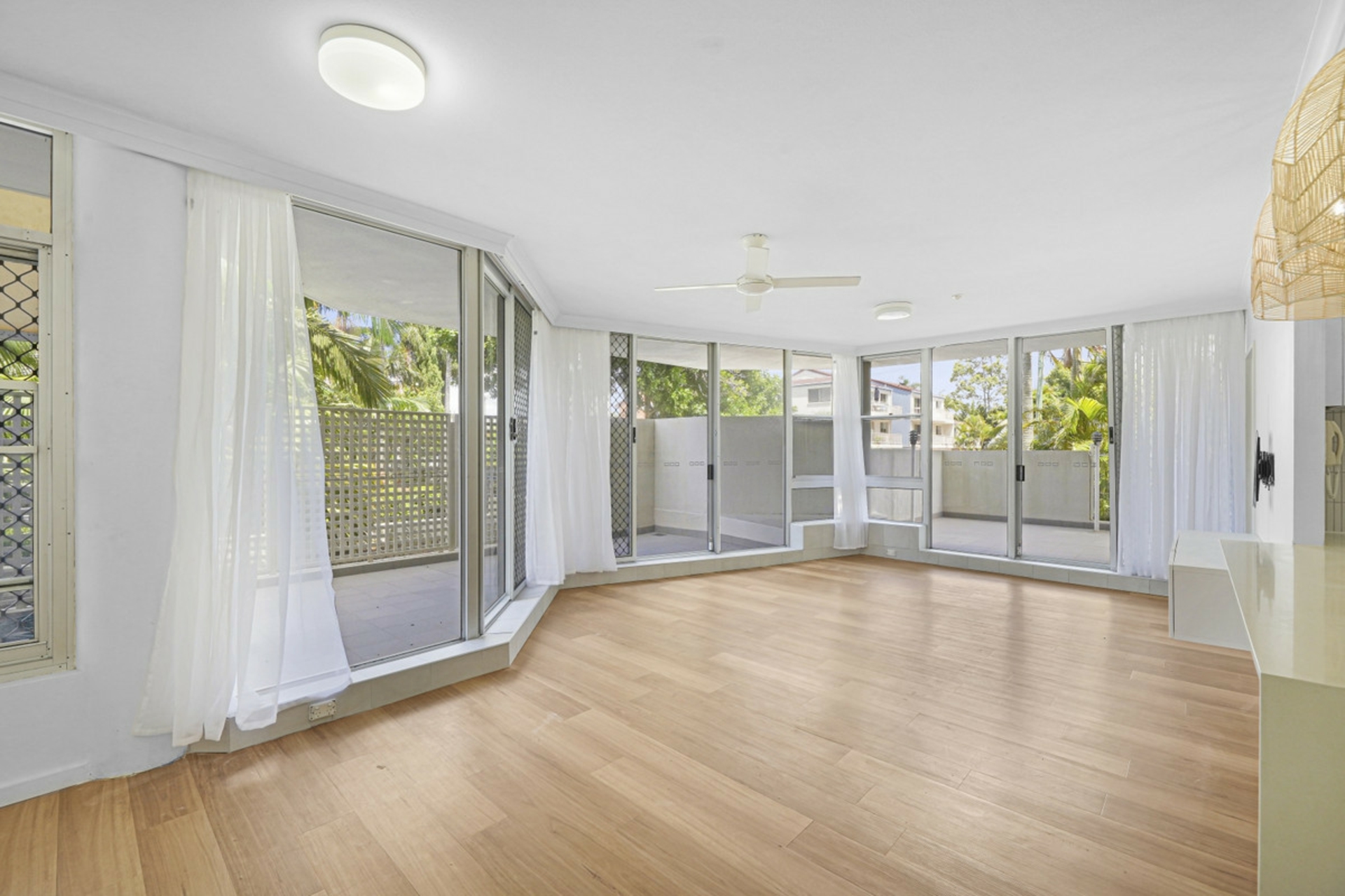 1/15 Brighton Street — photo 2 of 15