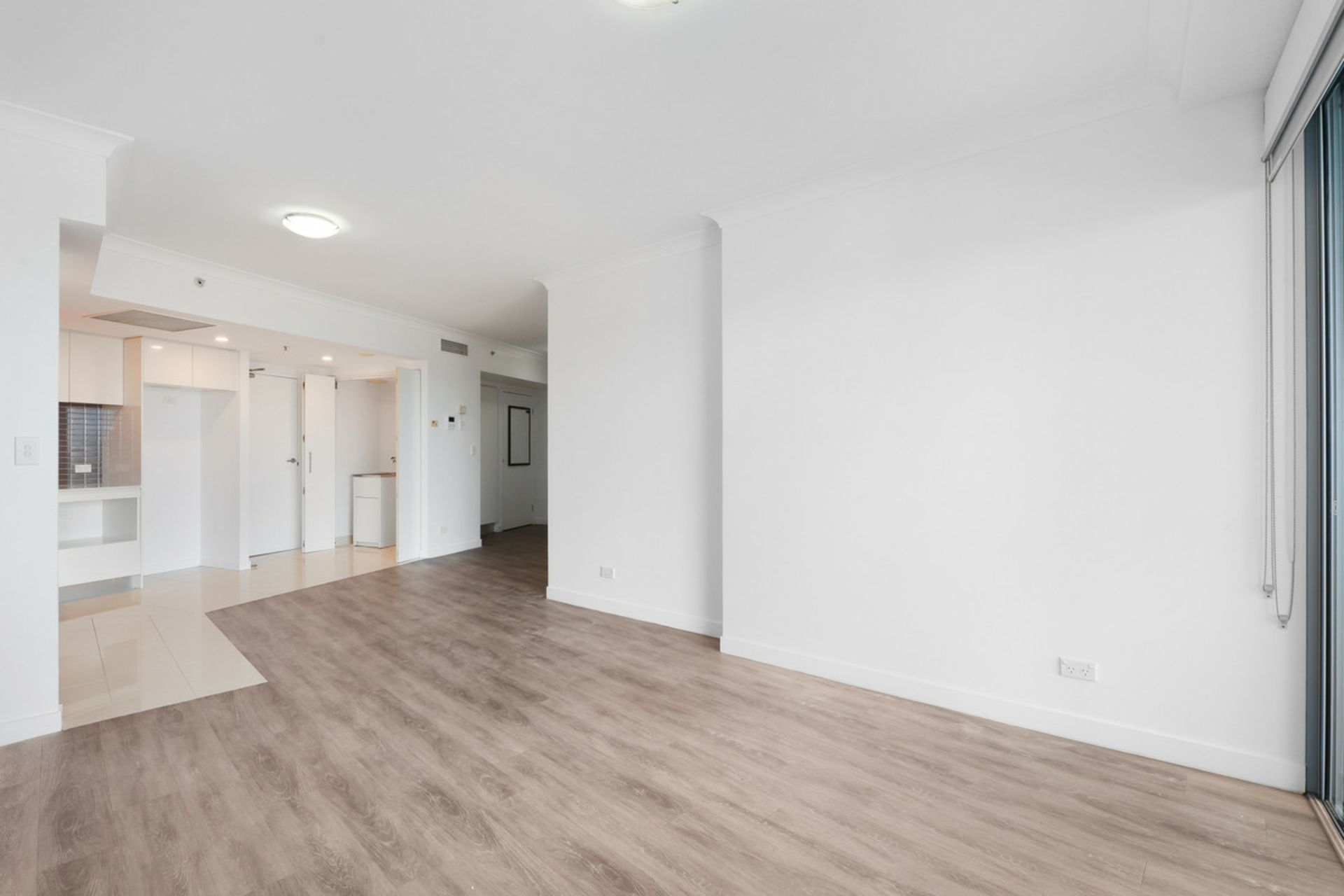 21705/5 Lawson Street — photo 6 of 30