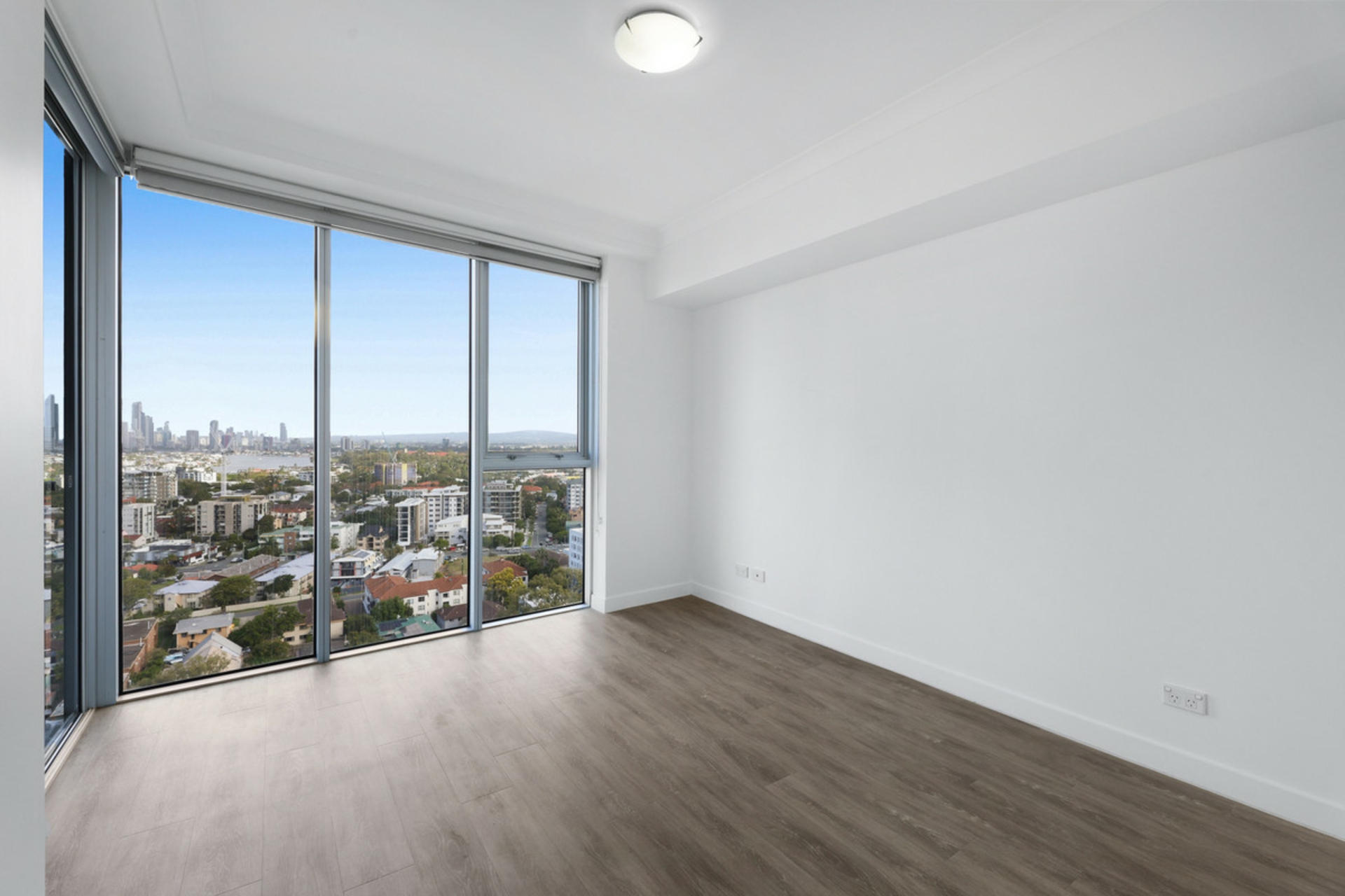21705/5 Lawson Street — photo 10 of 30