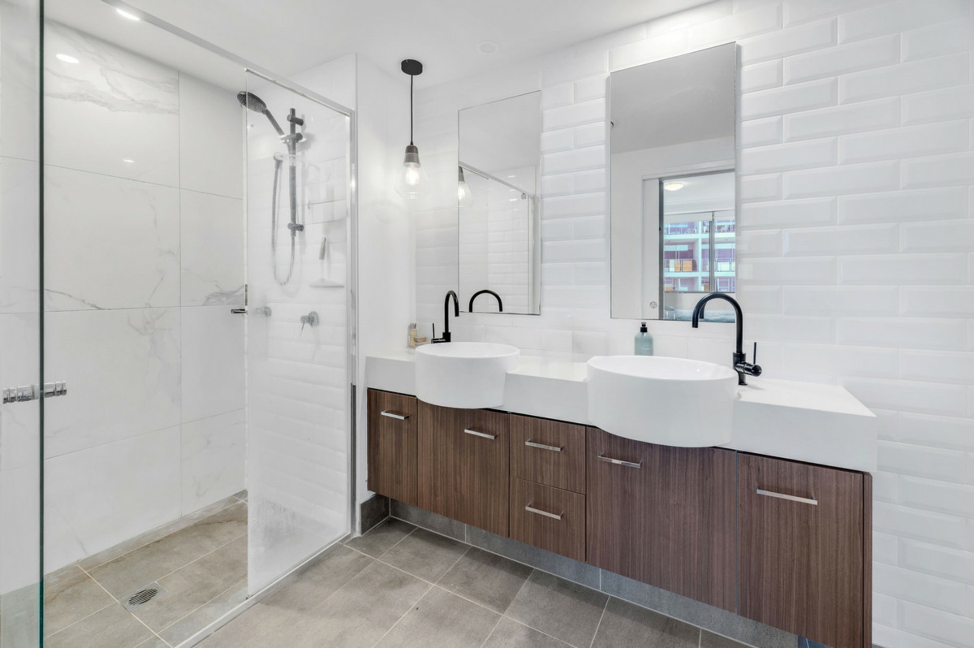 3307/397 Christine Avenue — photo 10 of 22