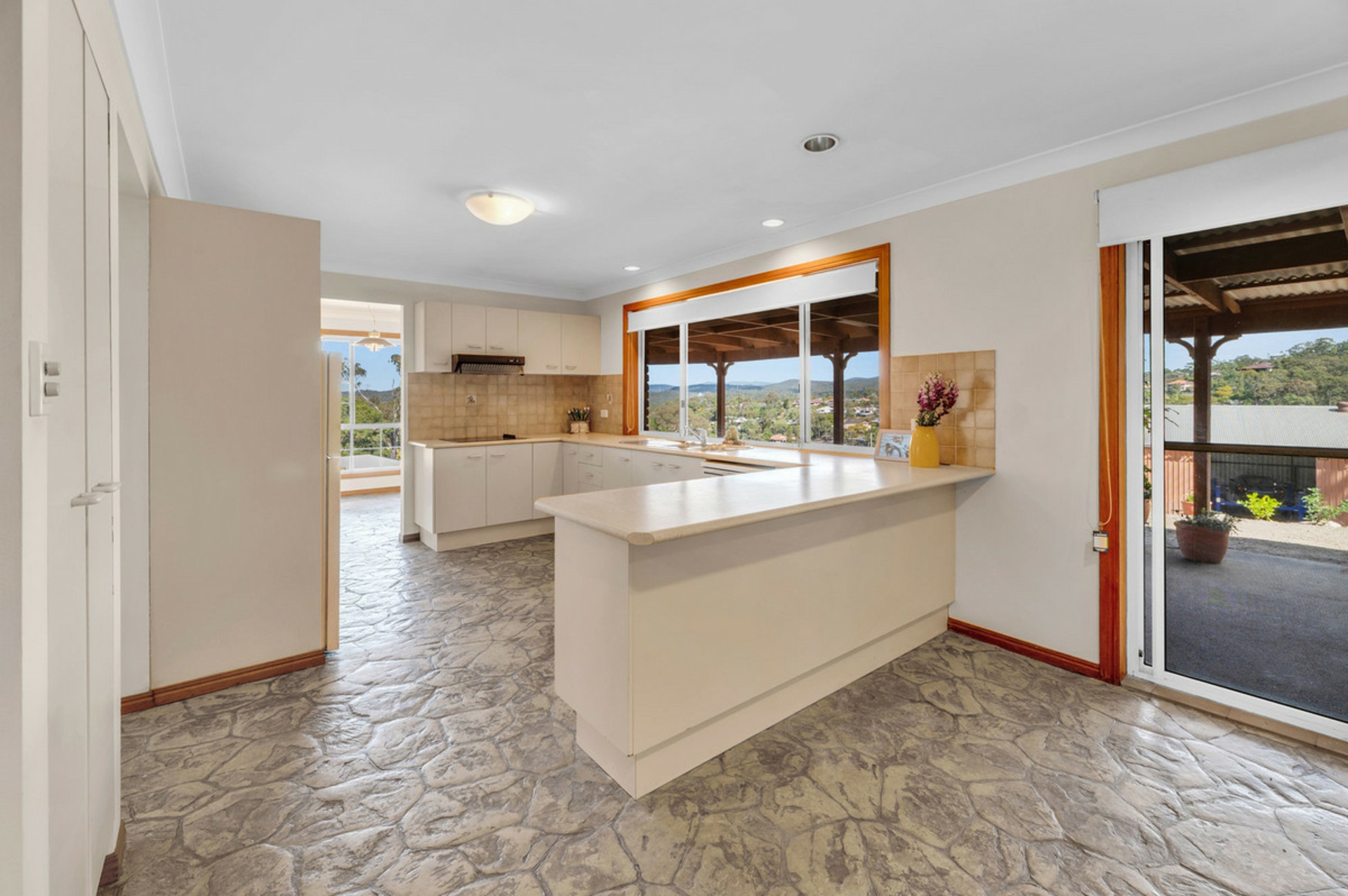 28 High Ridge Road — photo 6 of 30