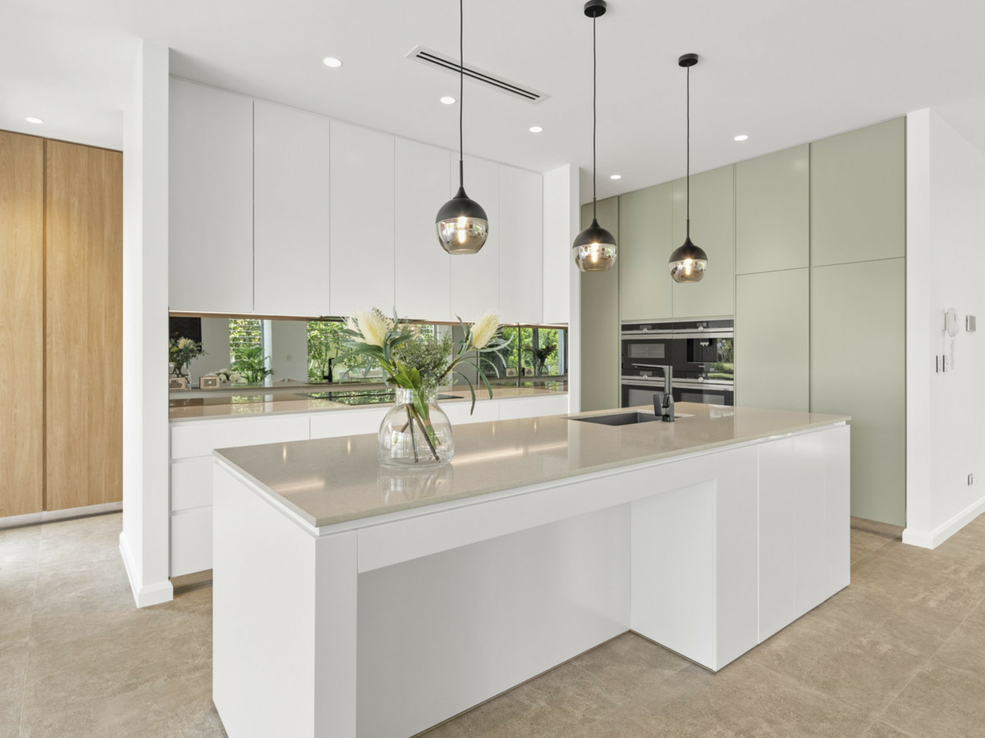 7625 Fairway Boulevard — photo 3 of 23