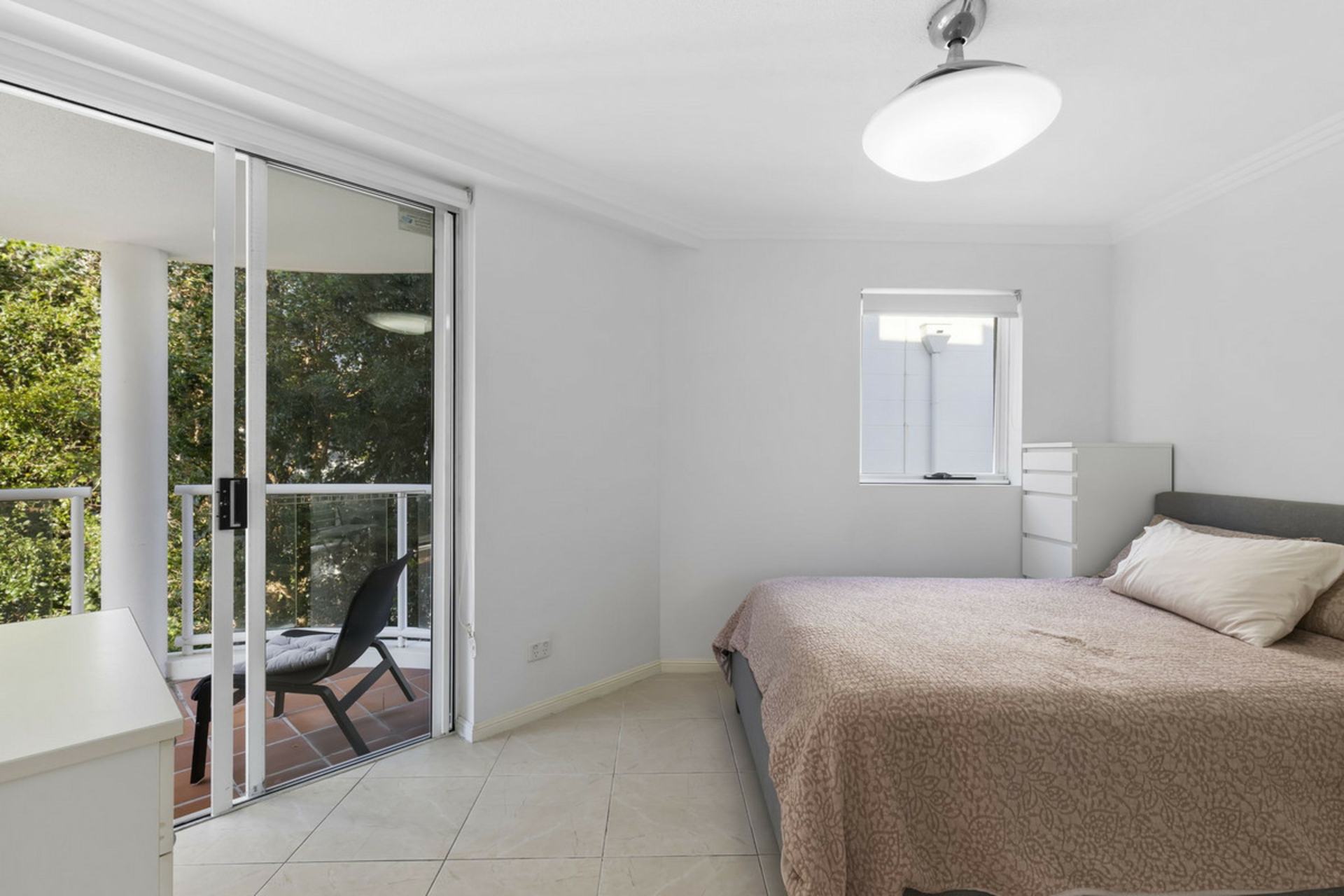 8/7 Whiting Street — photo 7 of 11