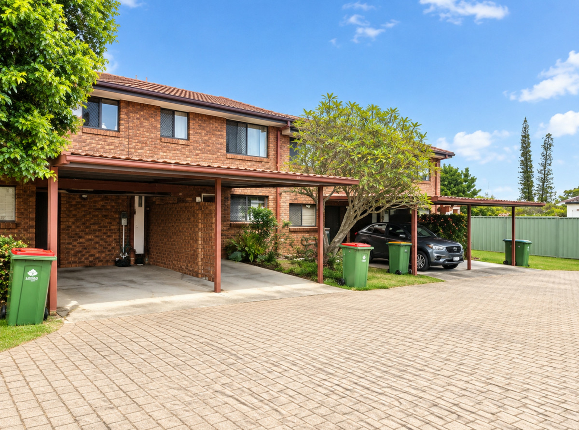 13/93 Logan Street — photo 4 of 8