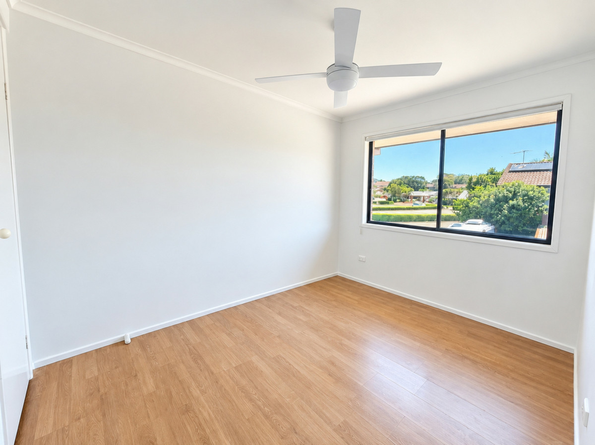 13/93 Logan Street — photo 5 of 8