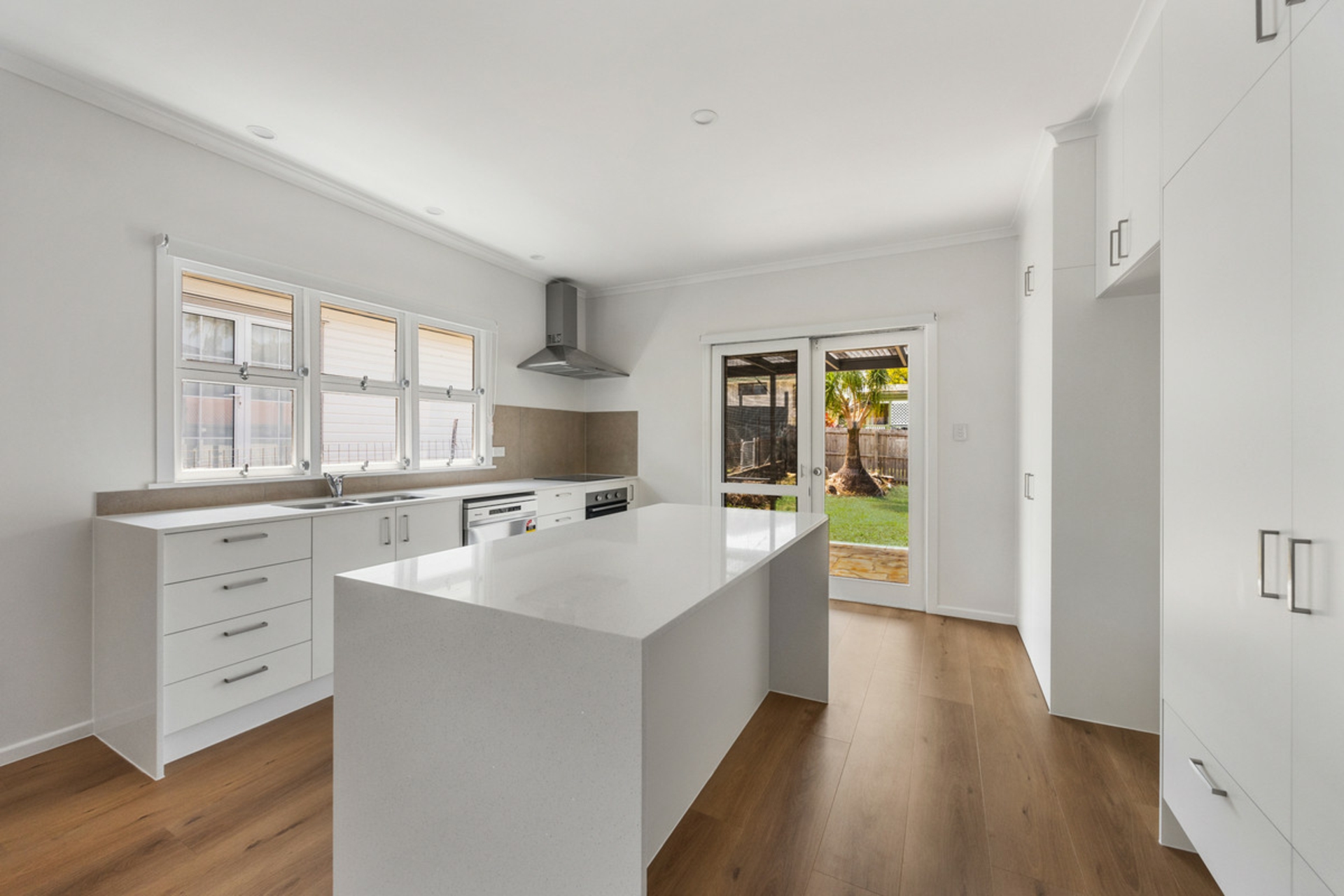 30 Lind Avenue — photo from LJ Hooker Southport