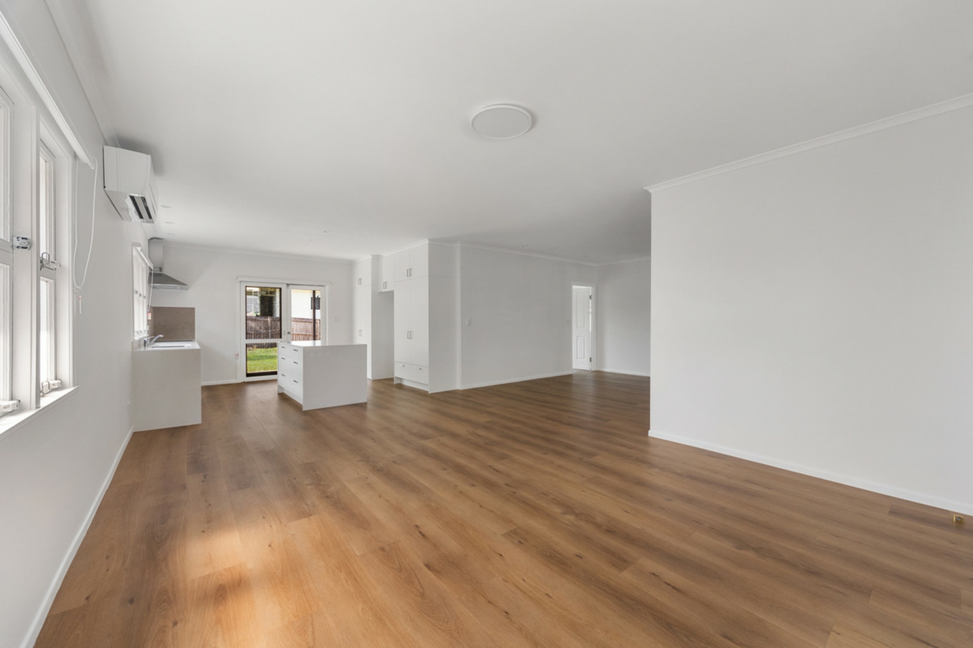 30 Lind Avenue — photo 2 of 16