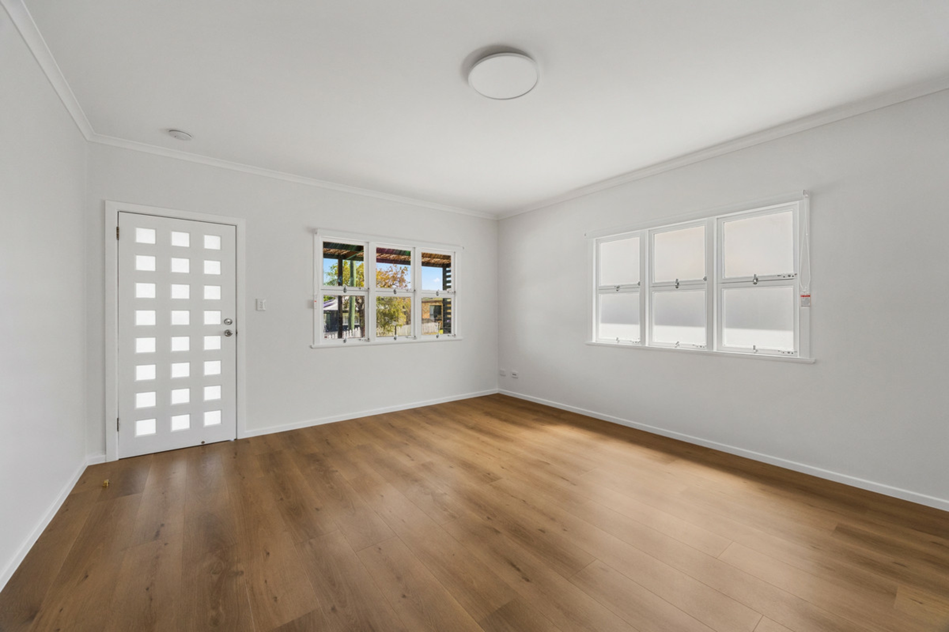 30 Lind Avenue — photo 4 of 16