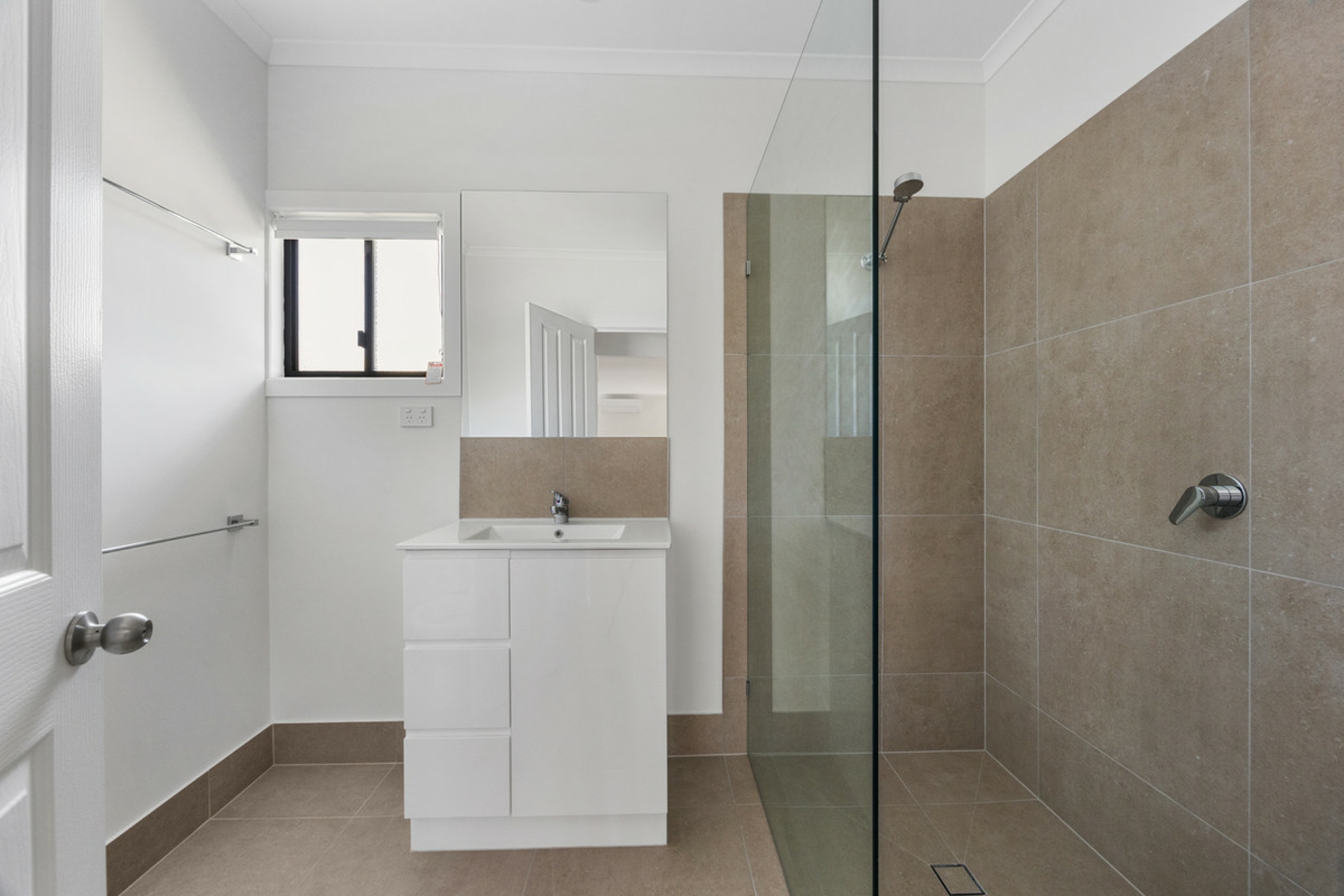 30 Lind Avenue — photo 10 of 16