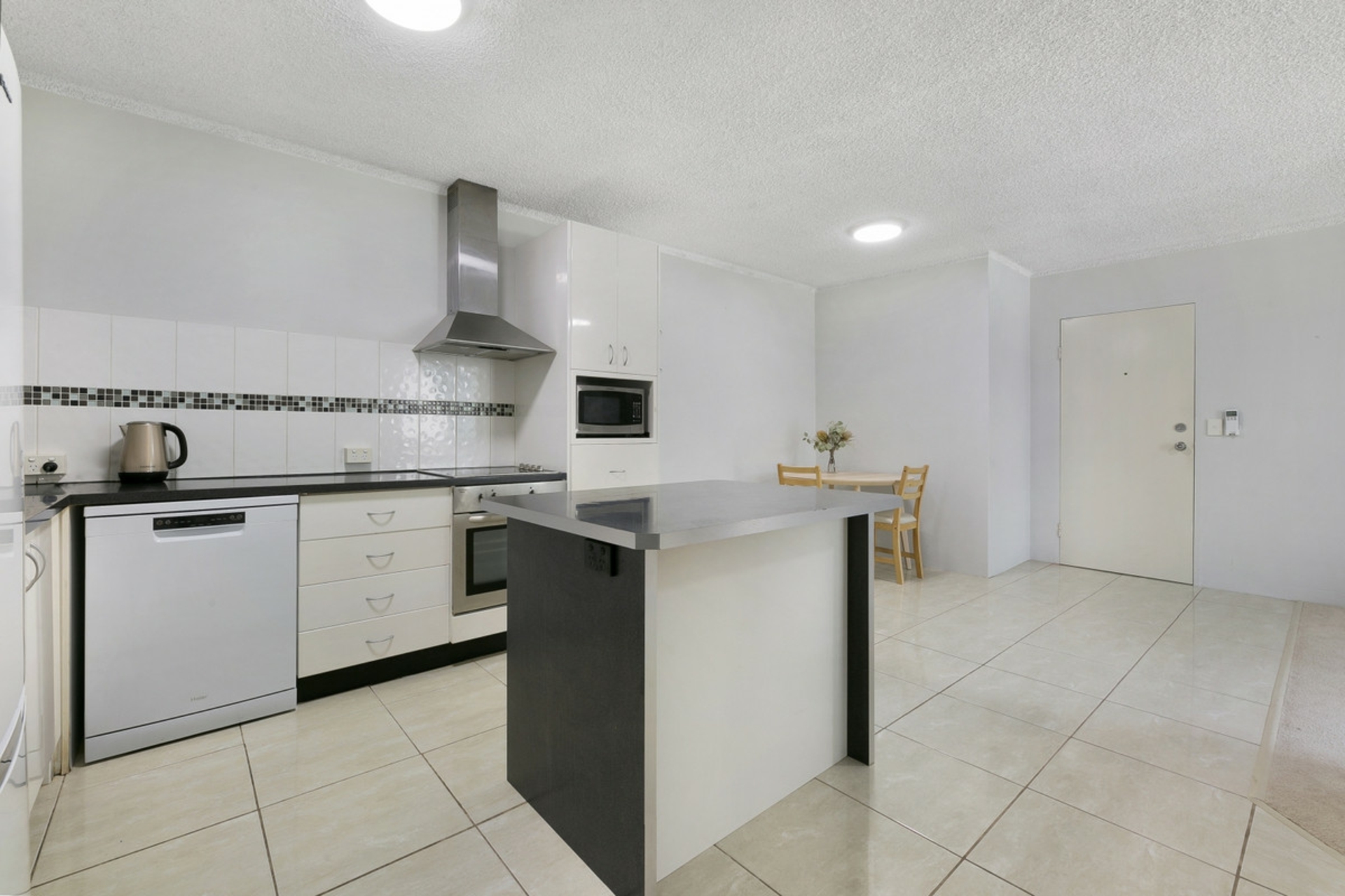5/72 Marine Parade — photo 5 of 16