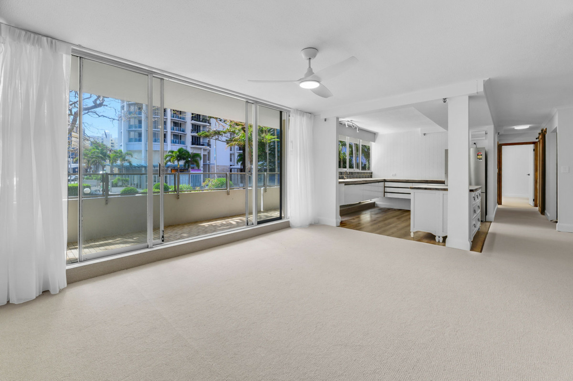 3/40 Ferny Avenue — photo 2 of 29