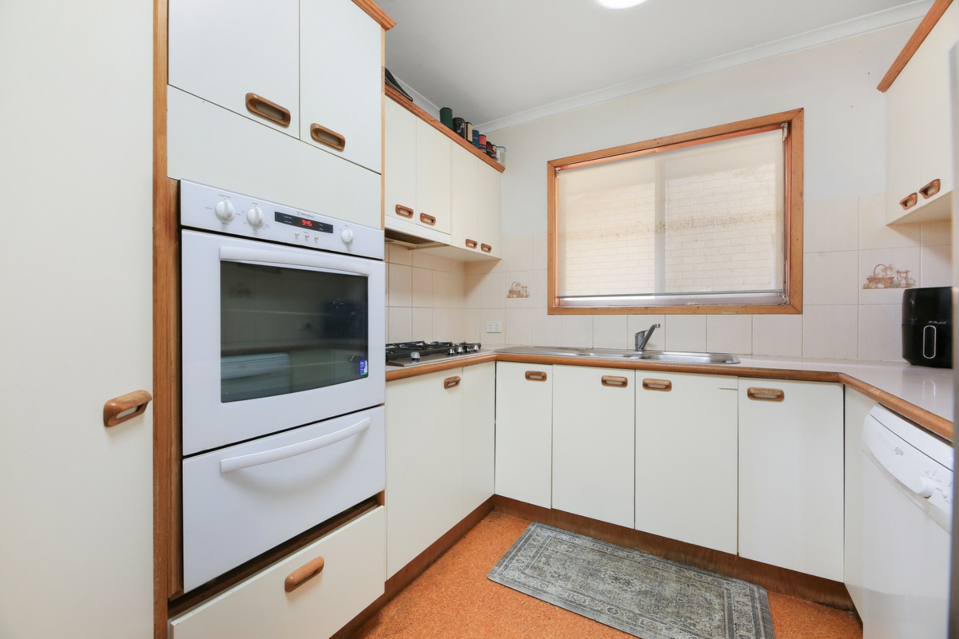 23 Eileen Avenue — photo 10 of 21
