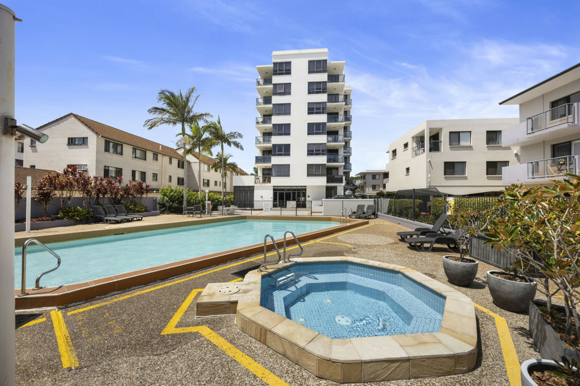 106/132 Marine Parade — photo 5 of 9