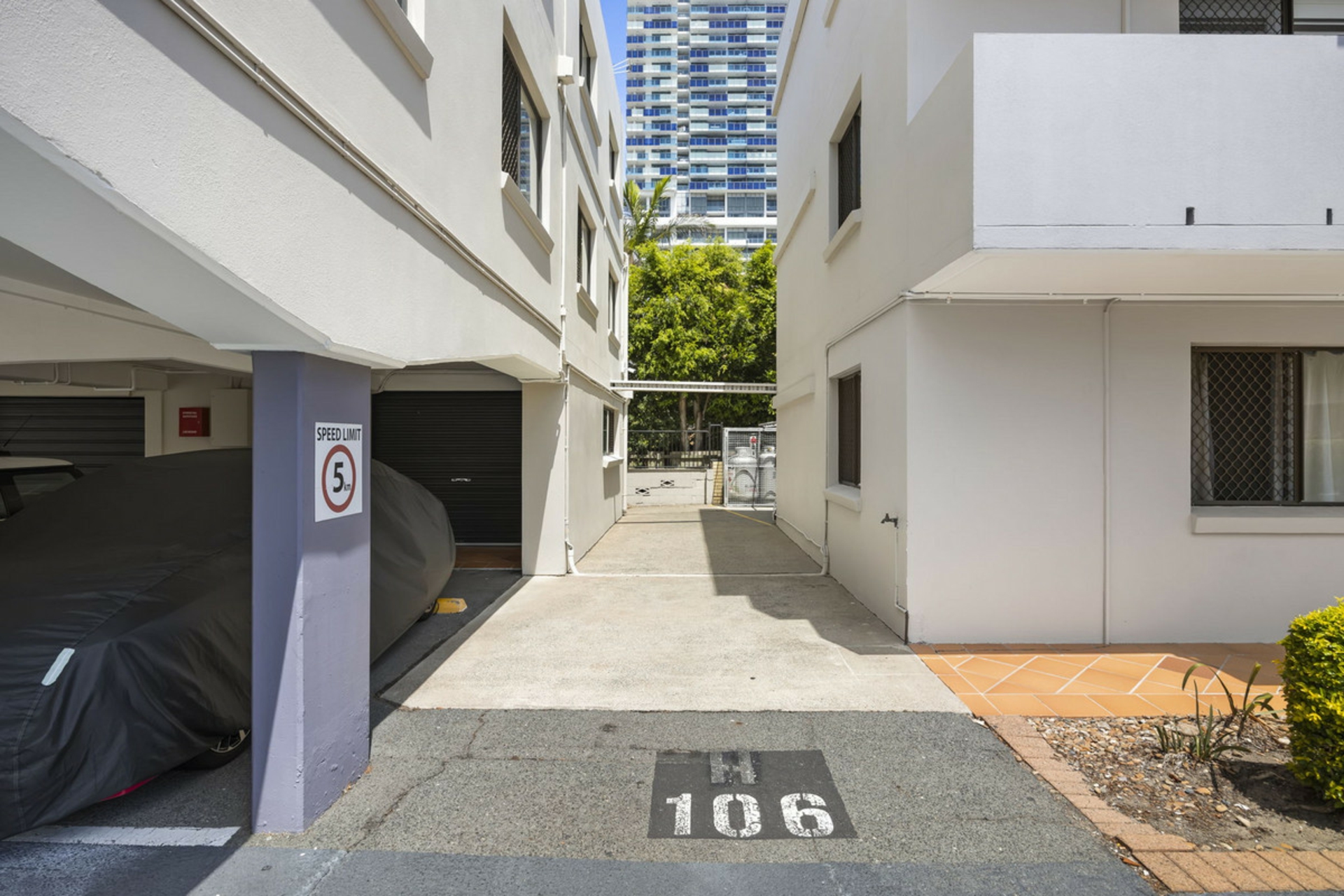 106/132 Marine Parade — photo 7 of 9