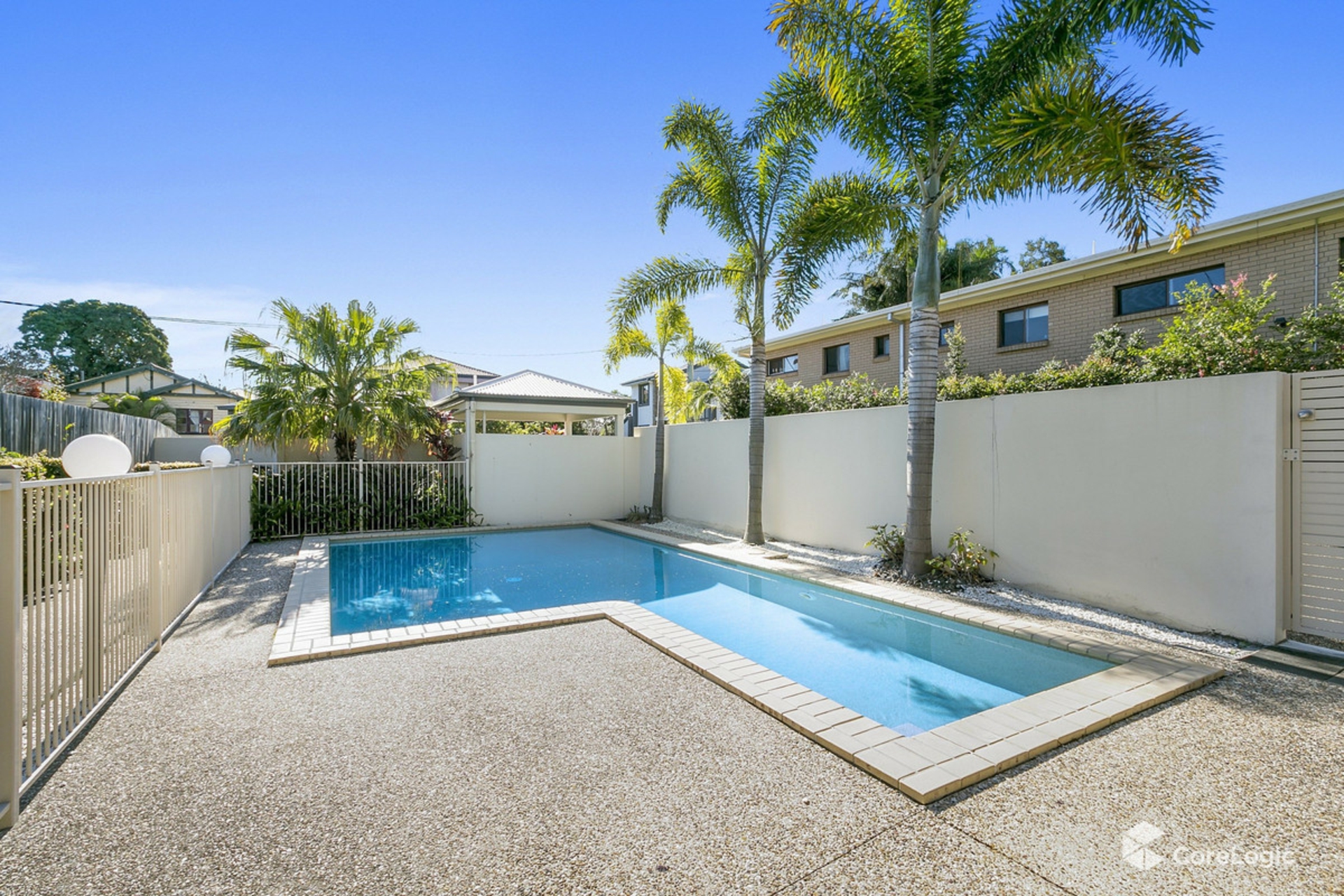 3/13D Wyndham Avenue — photo from LJ Hooker Southport