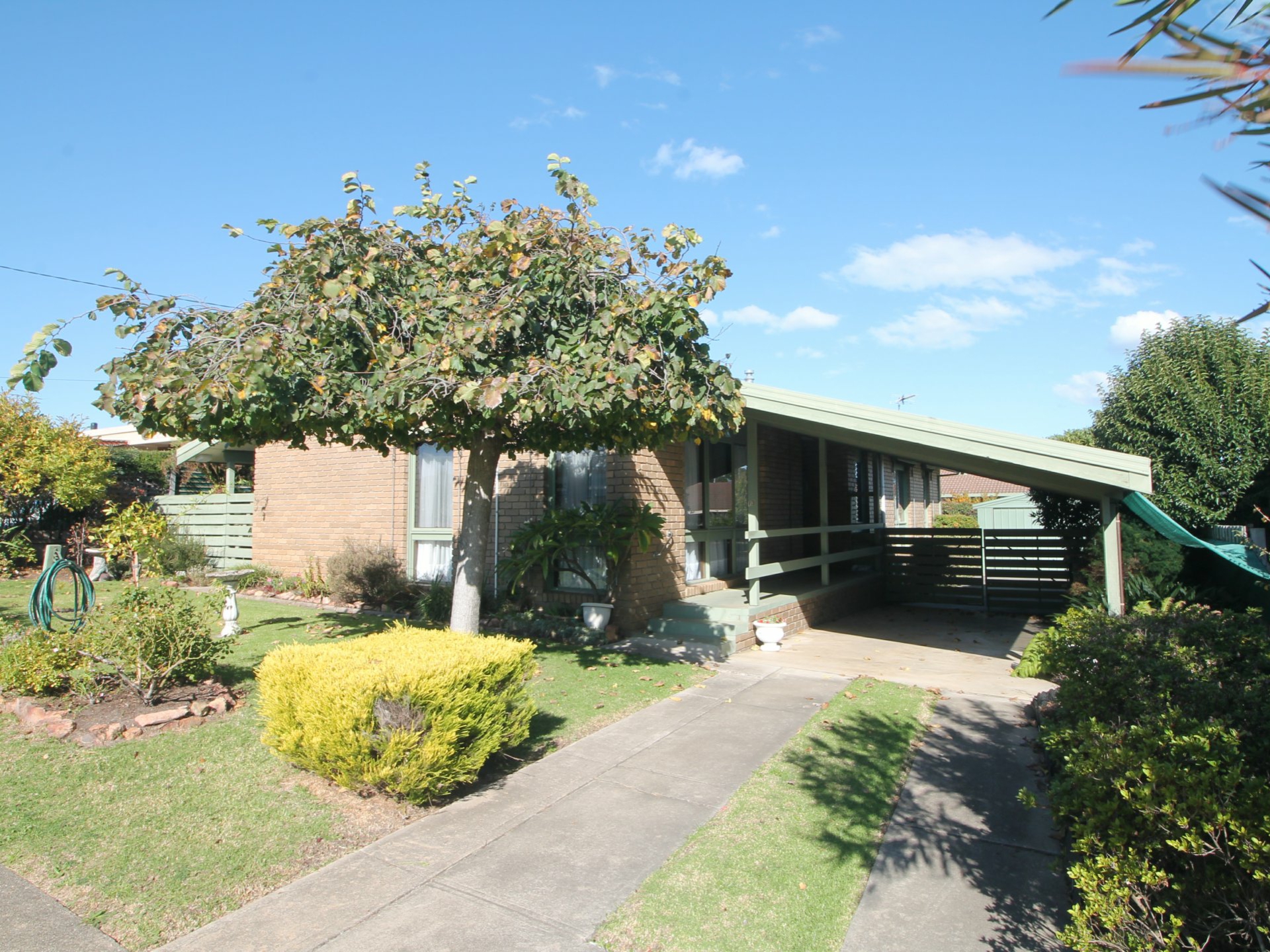 13 Glenda Court Bairnsdale VIC