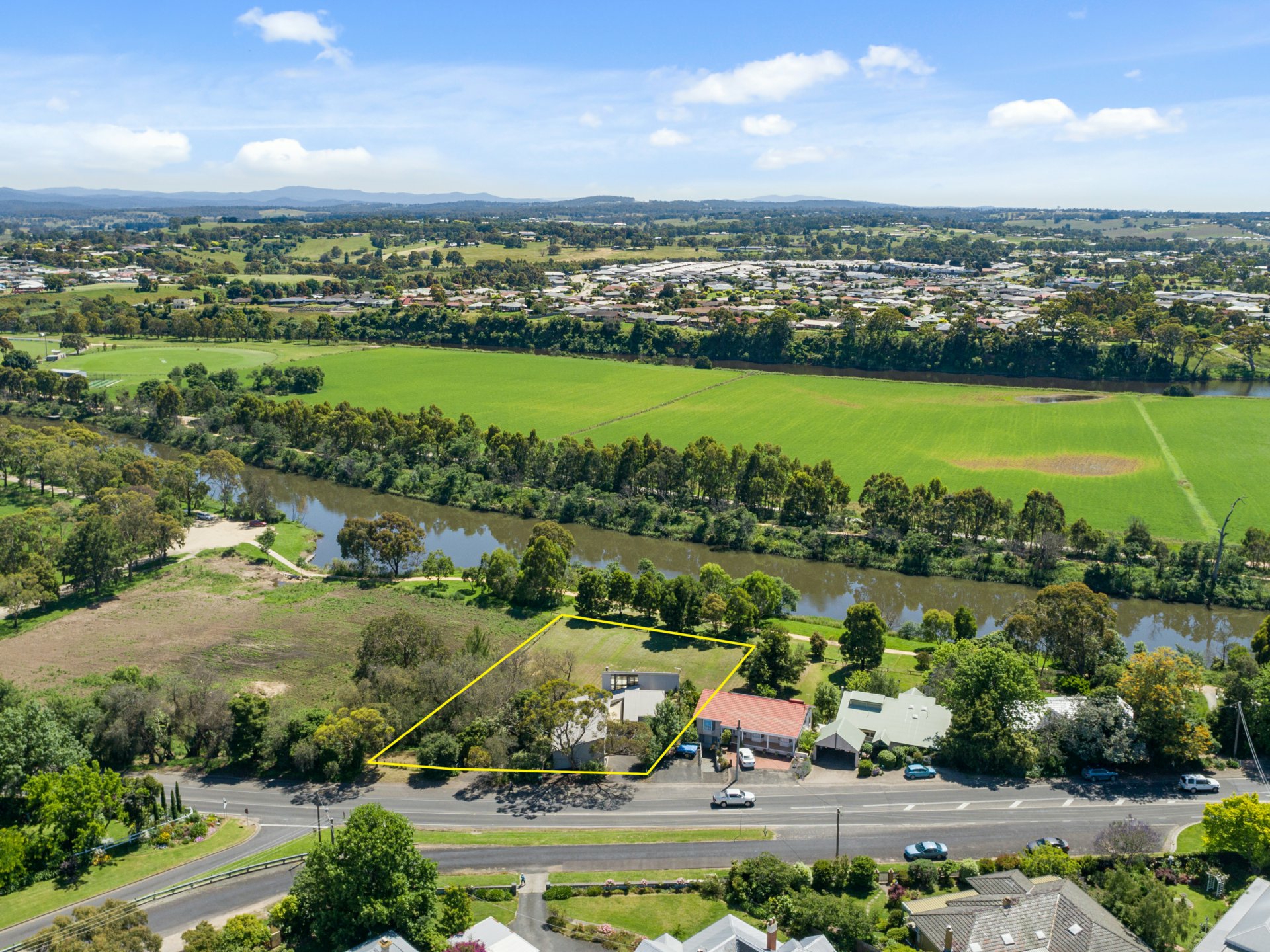 106 Riverine Street Bairnsdale VIC House for Sale LJ Hooker