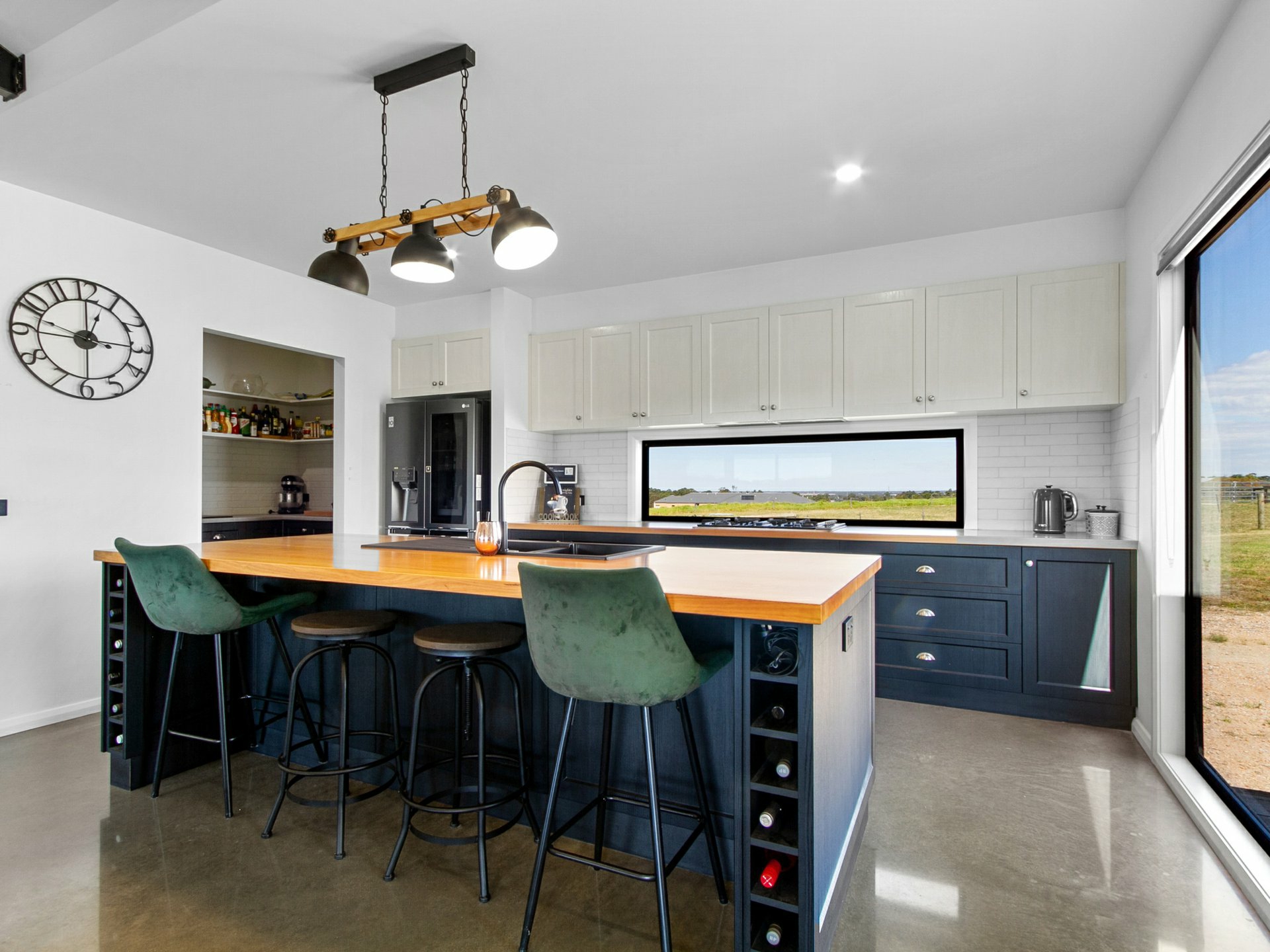 91 Kingsley Drive, WY YUNG