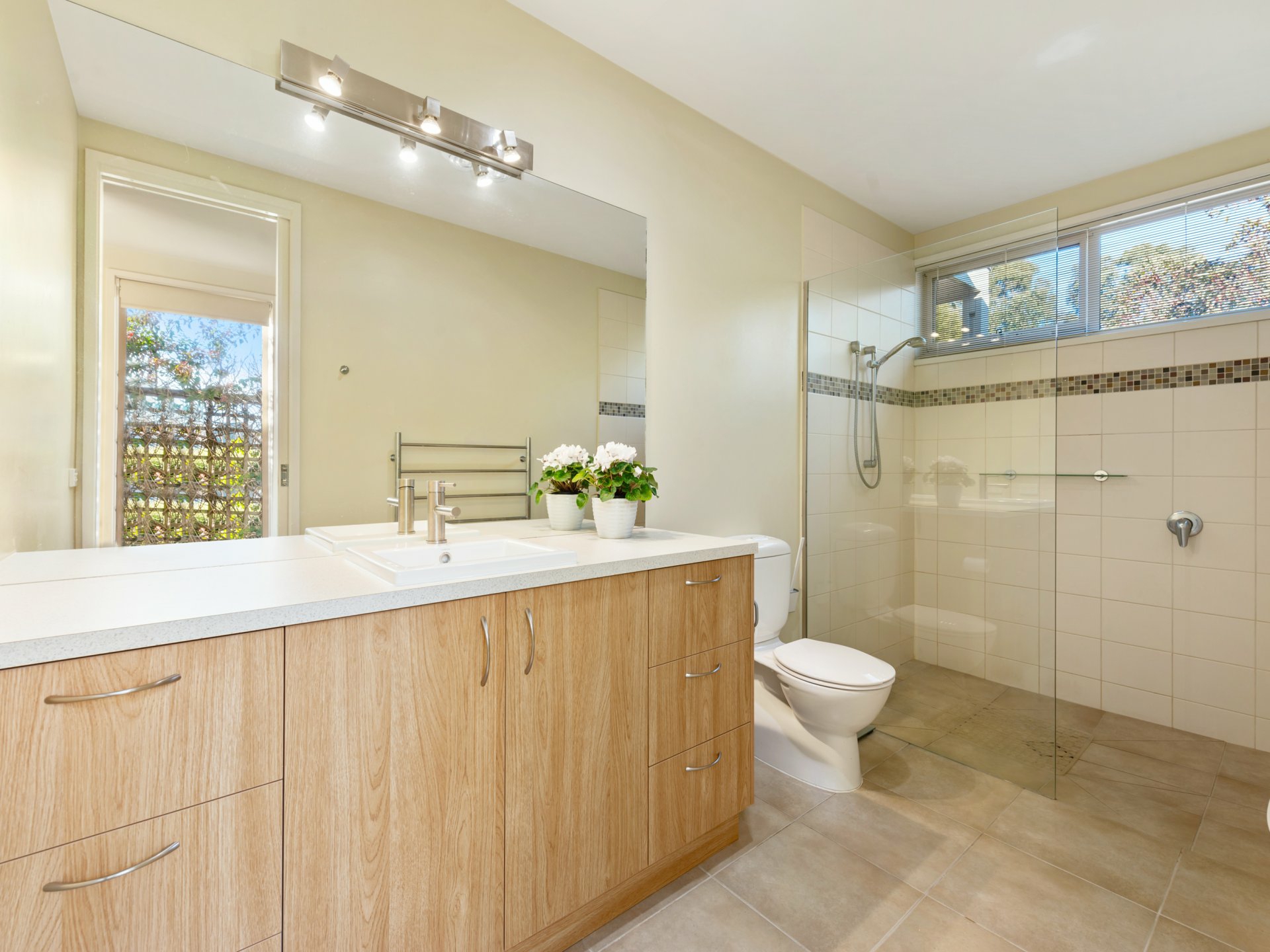 236 Bullumwaal Road, WY YUNG