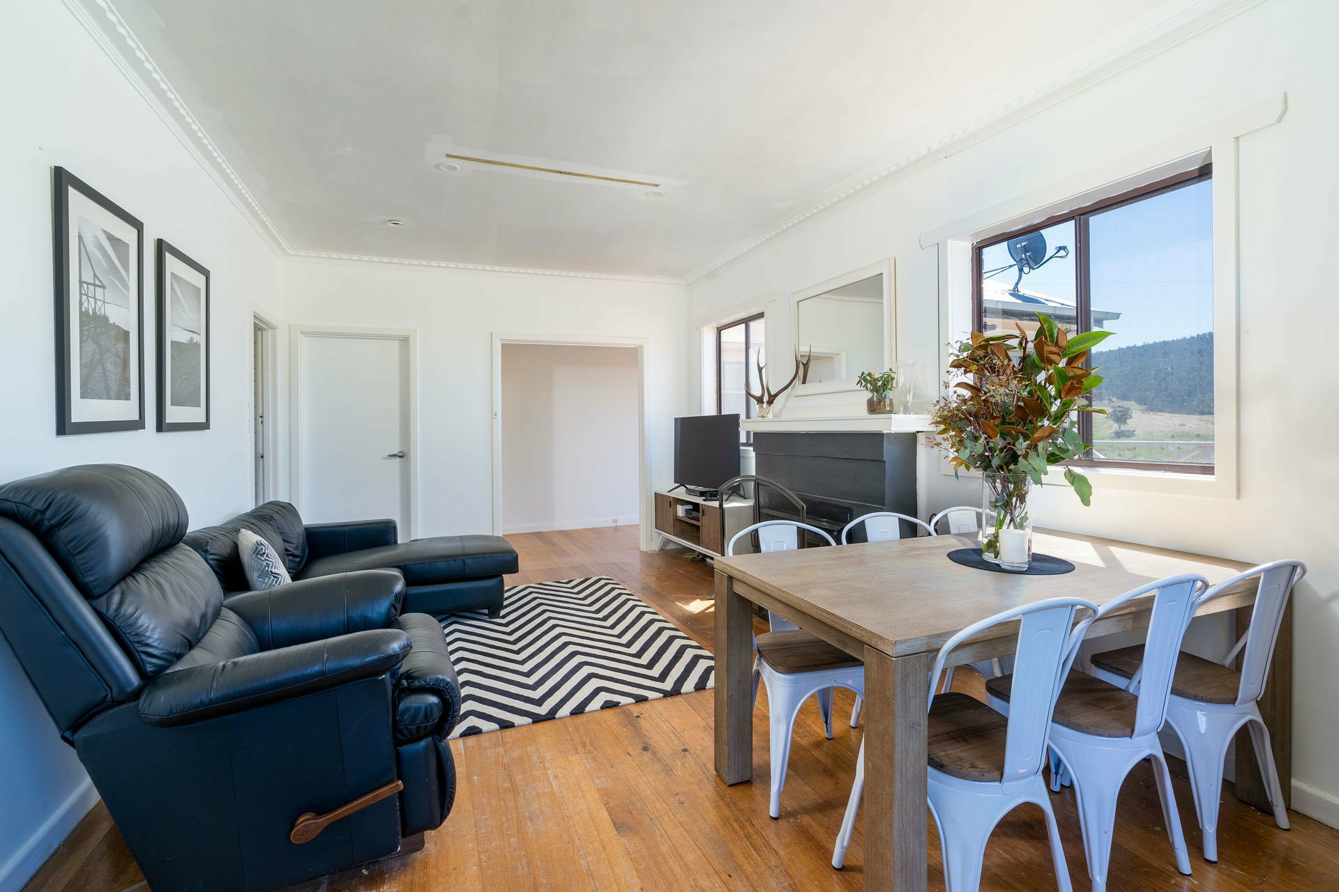 Omeo, 3898