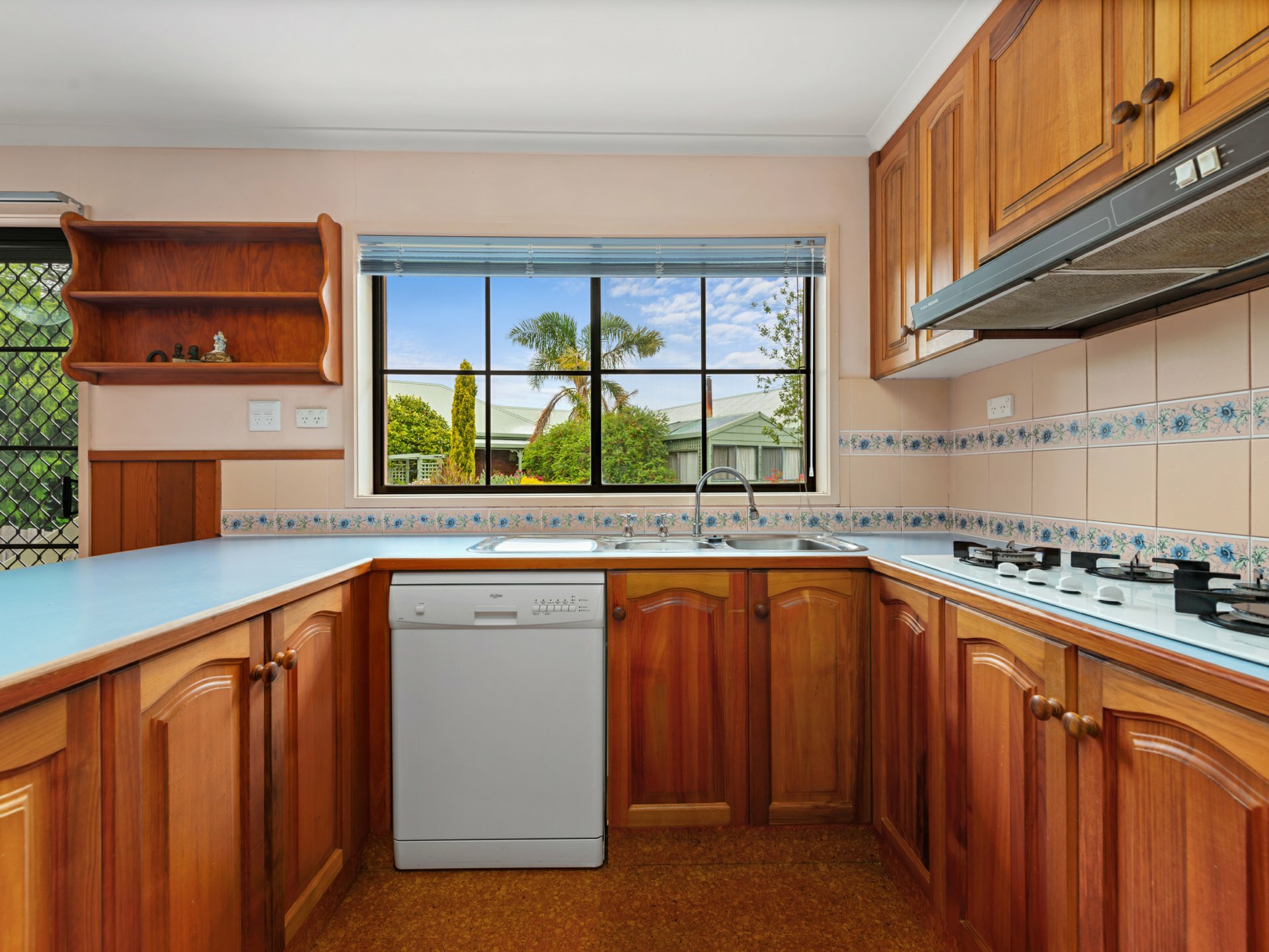 12 Ewing Court, LAKES ENTRANCE