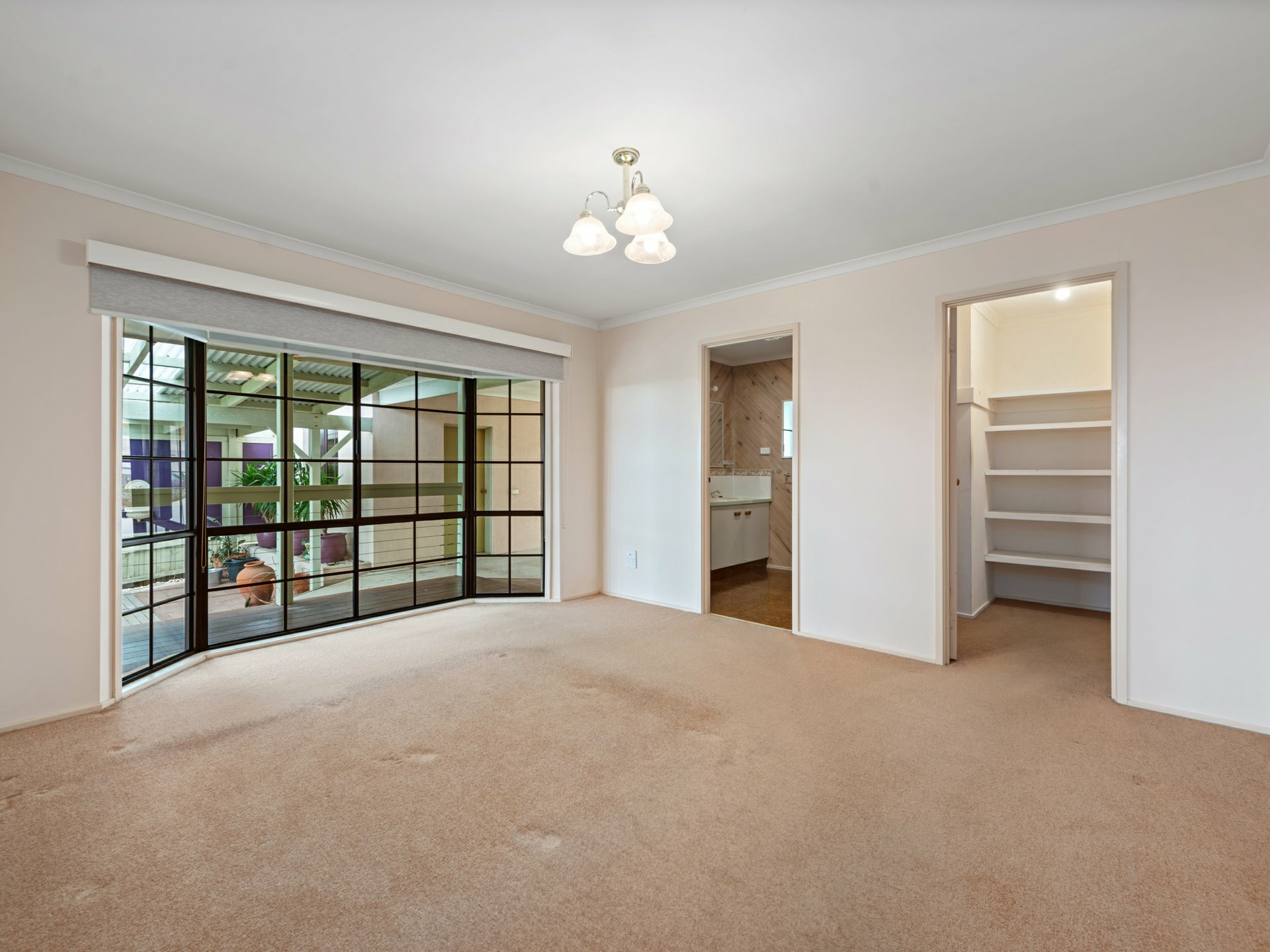 12 Ewing Court, LAKES ENTRANCE