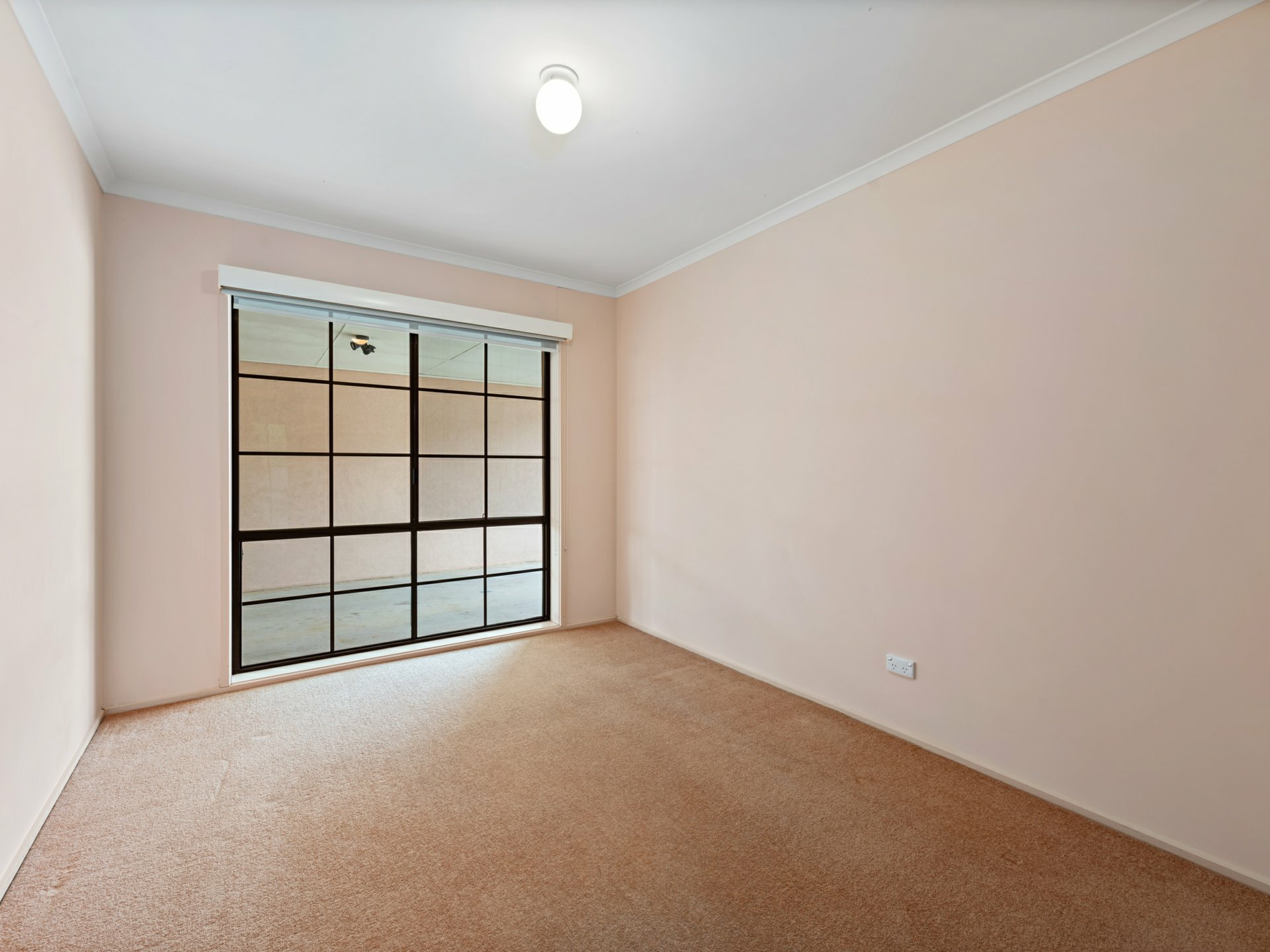 12 Ewing Court, LAKES ENTRANCE