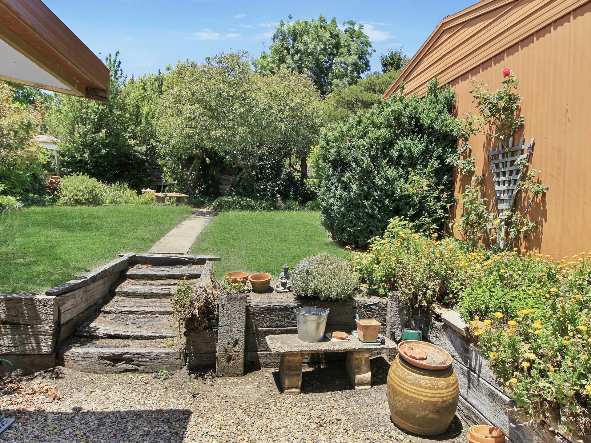 143 Day Avenue, OMEO
