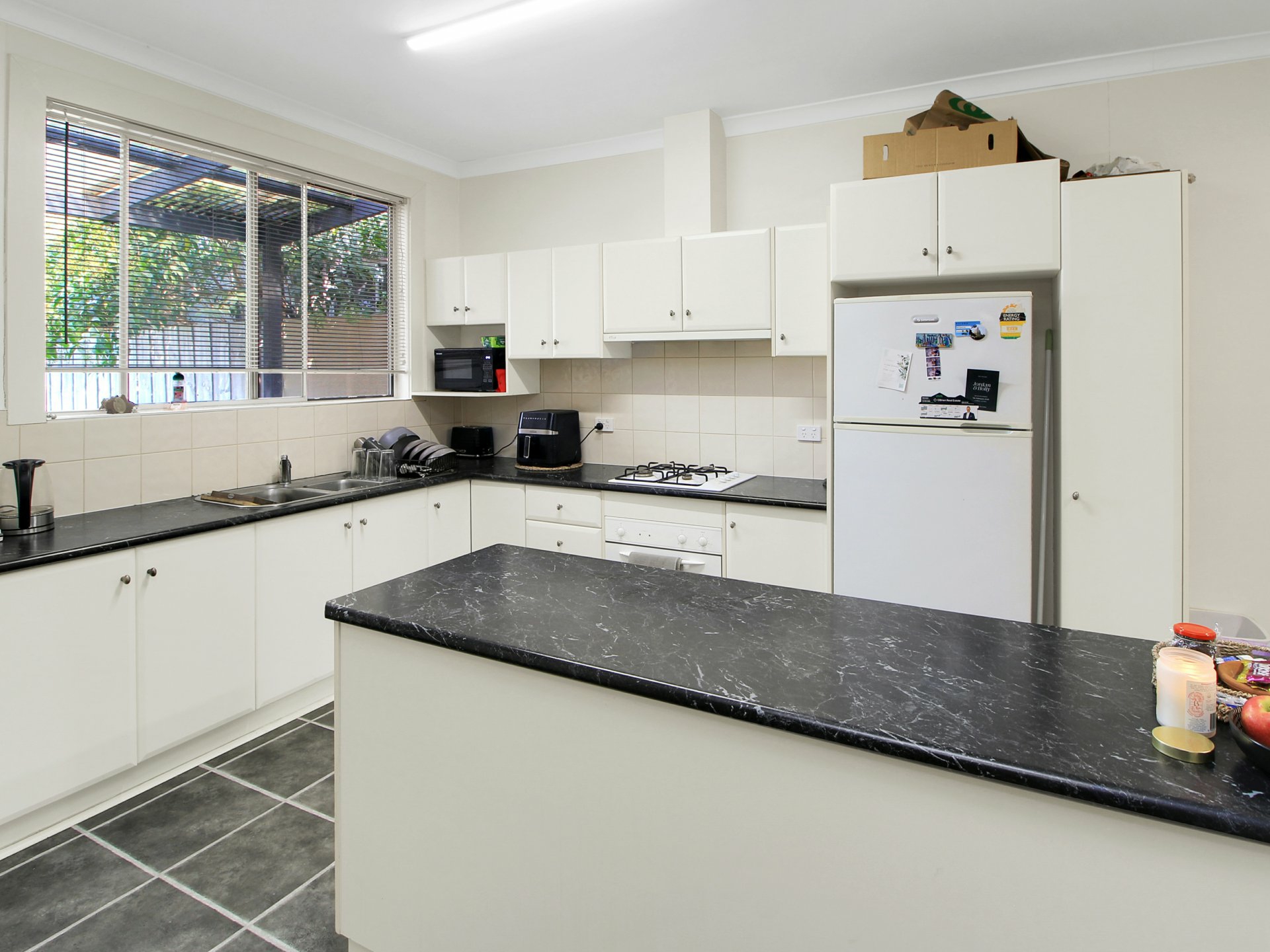13 Swan Street — photo 2 of 8