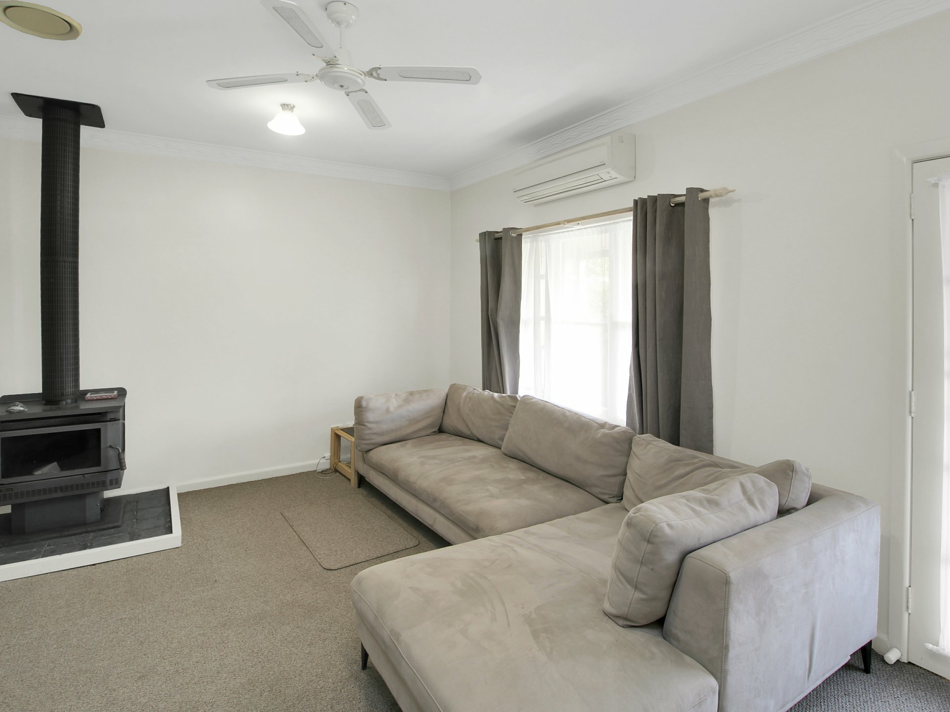 13 Swan Street — photo 3 of 8