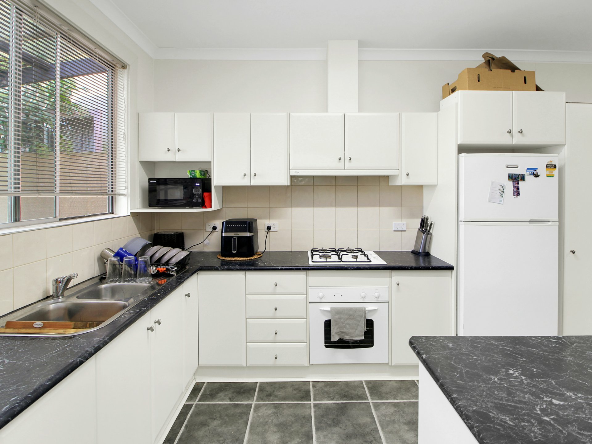 13 Swan Street — photo 6 of 8