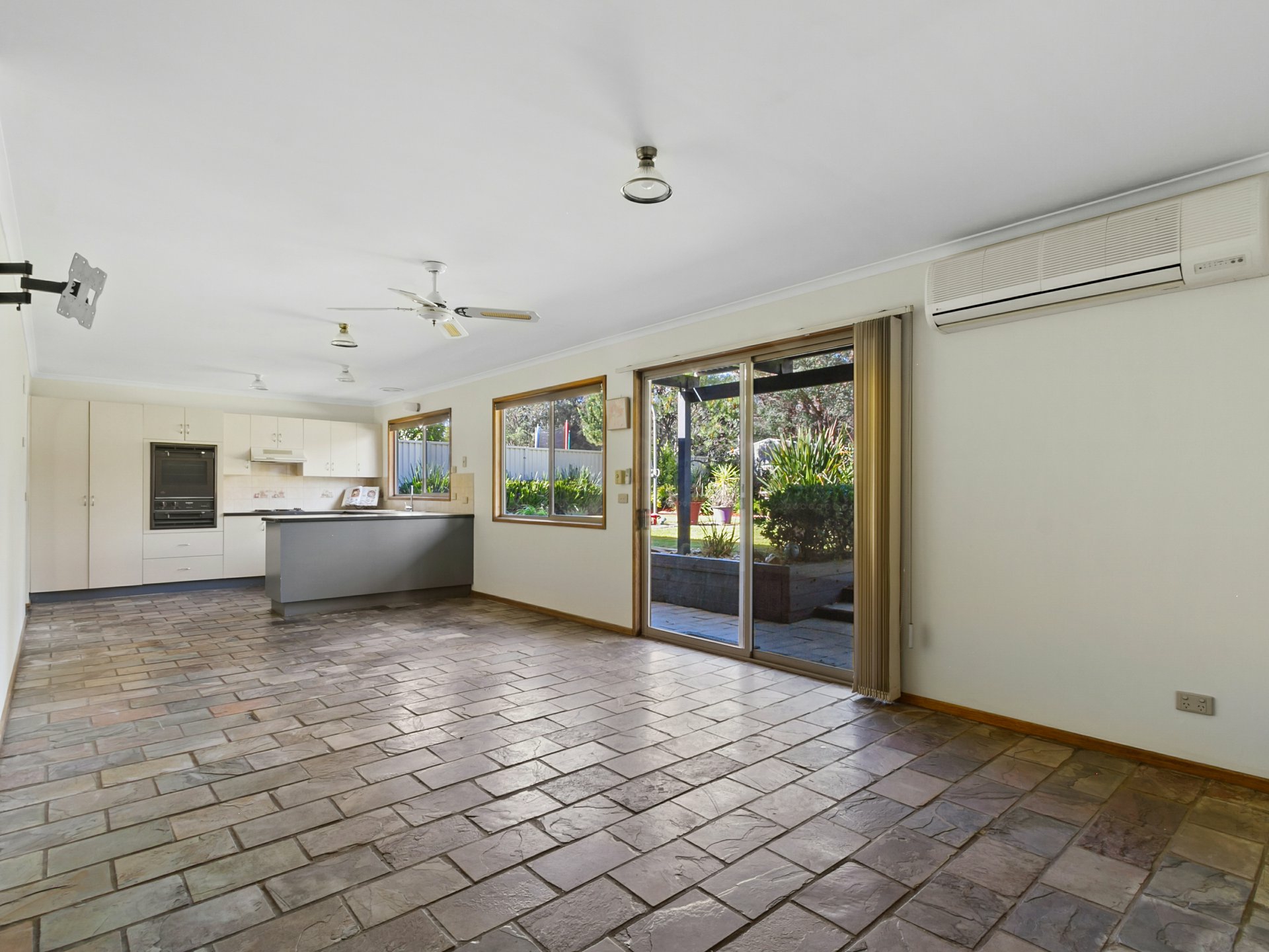 128 & 128A Waddells Road, NICHOLSON